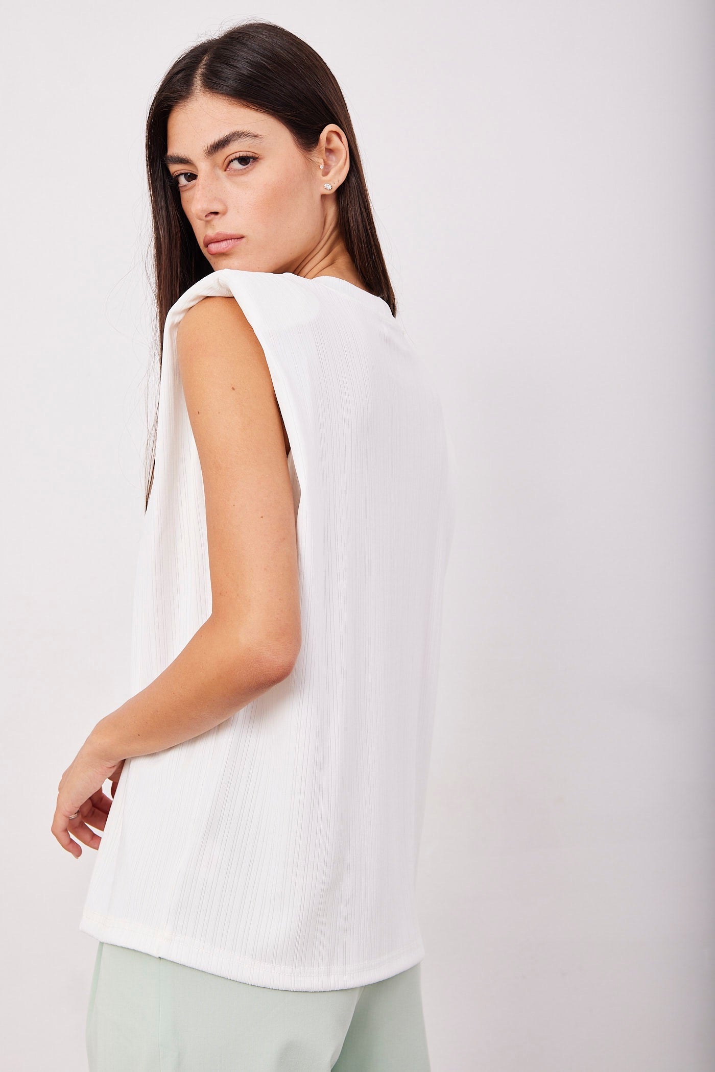 חולצה בטקסטורת פסים עם כריות בכתפיים - ITAY BRANDS