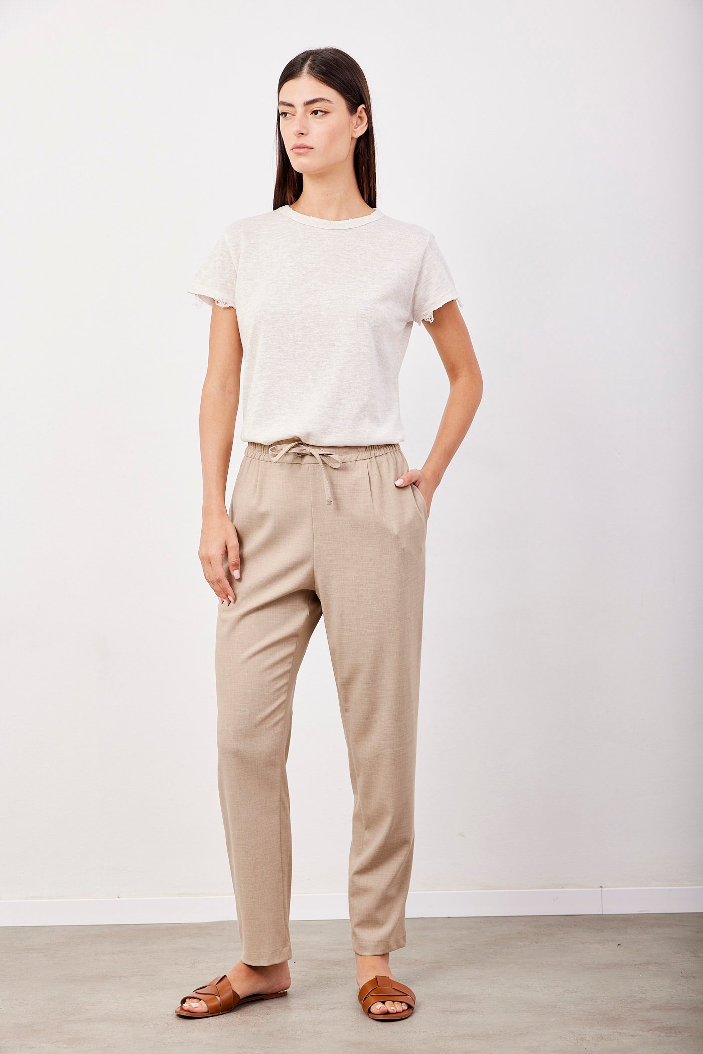 מכנסיים מחויטים עם גומי במותן - ITAY BRANDS