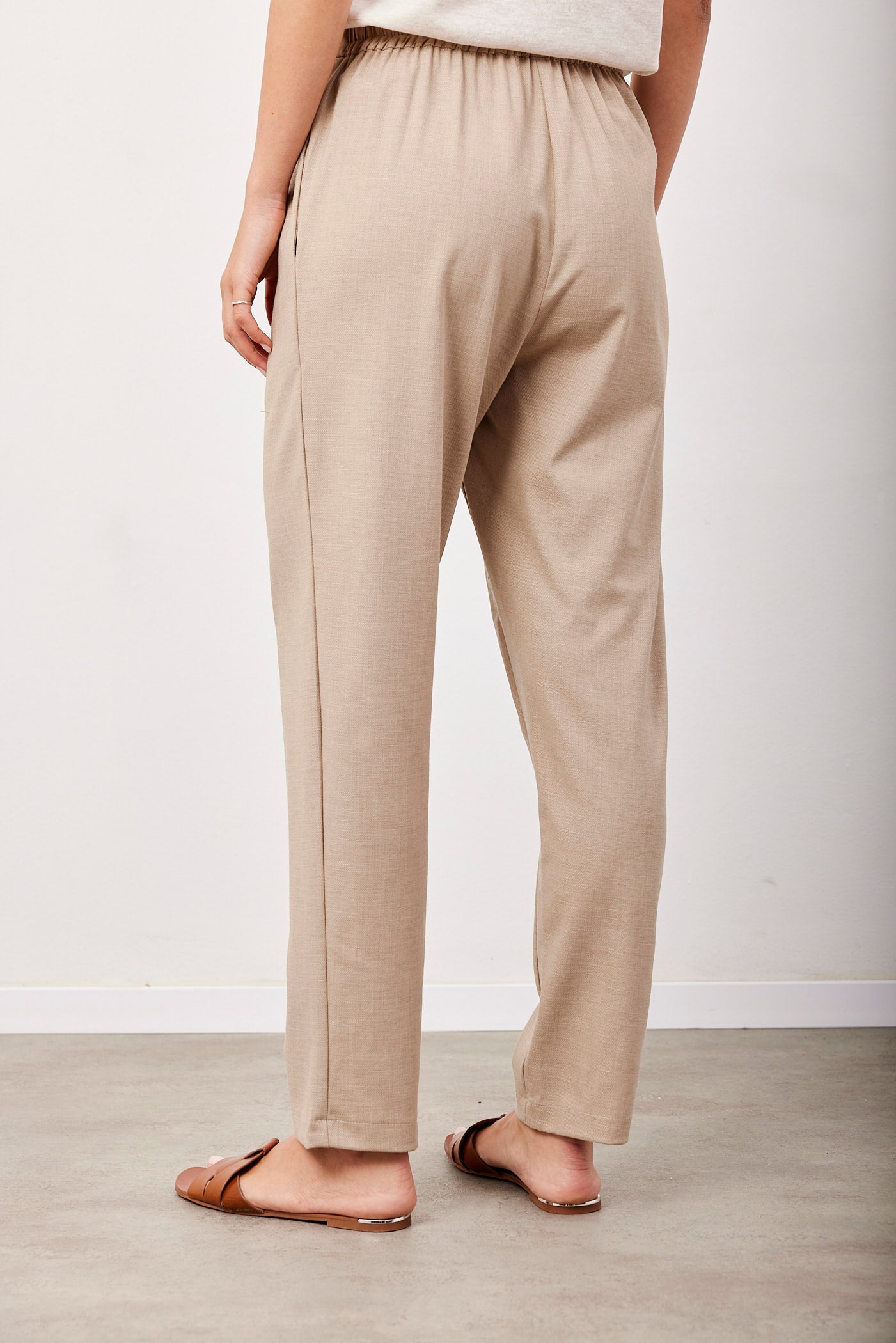 מכנסיים מחויטים עם גומי במותן - ITAY BRANDS