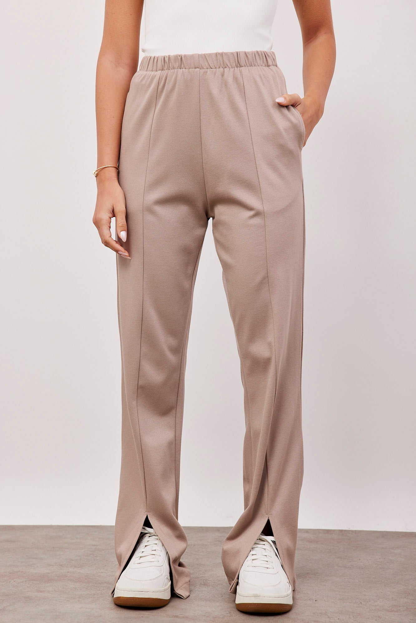 מכנסיים מתרחבים עם שסעים - ITAY BRANDS