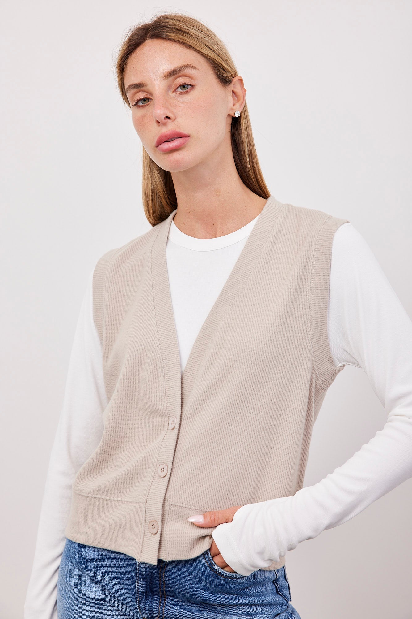 אפודת סריג מכופתרת - ITAY BRANDS