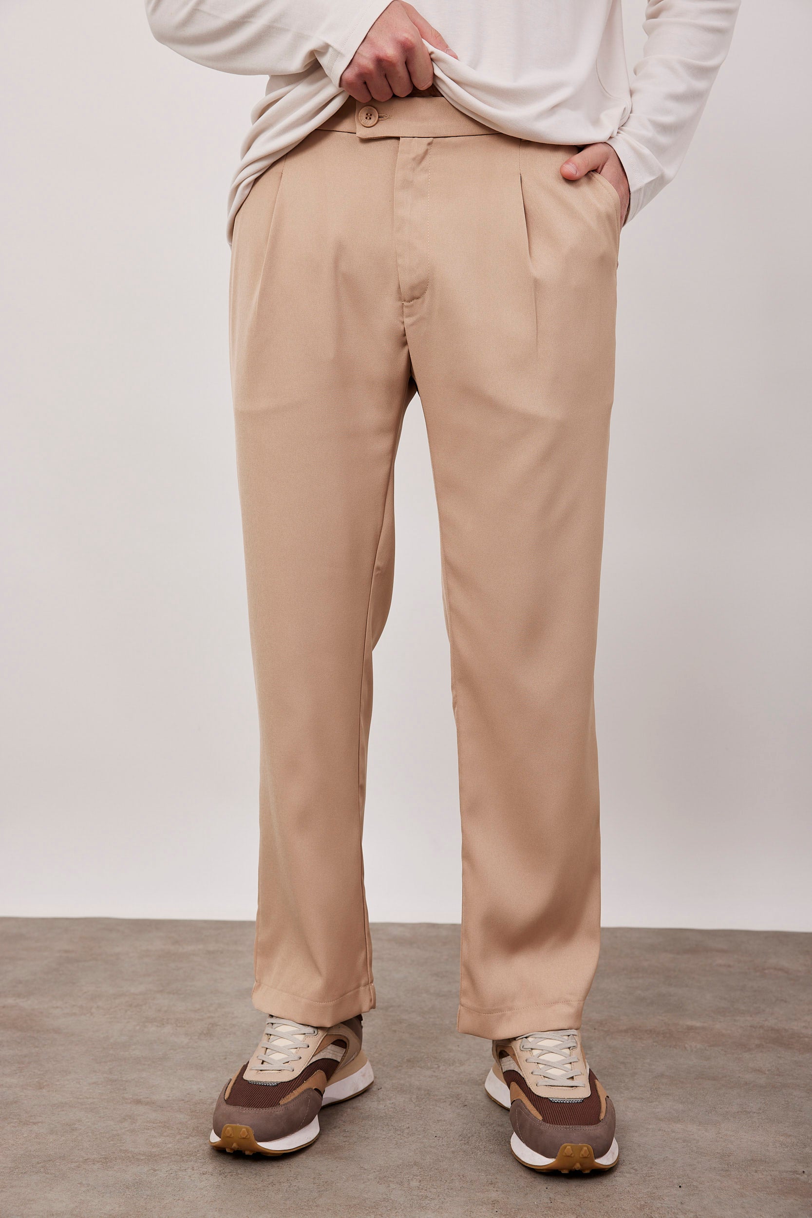 מכנסיים מחויטים גזרה ישרה