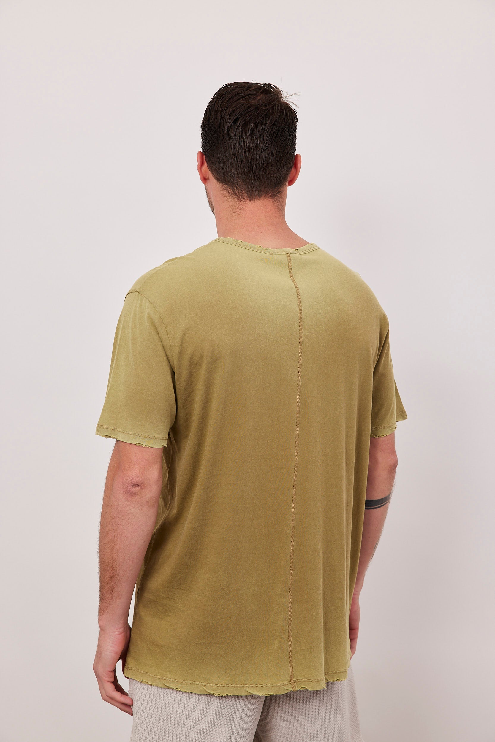 חולצת בייסיק בשטיפת ווש