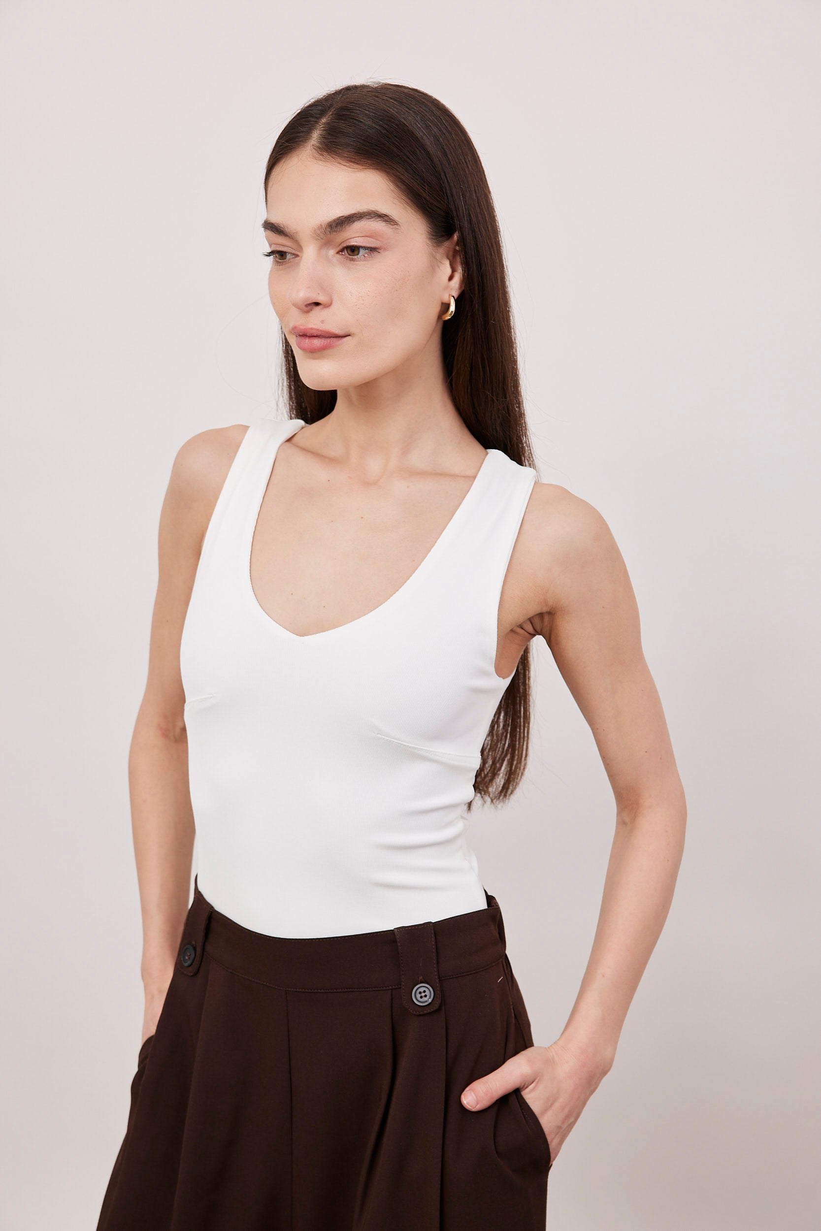 בגד גוף וי מחטב