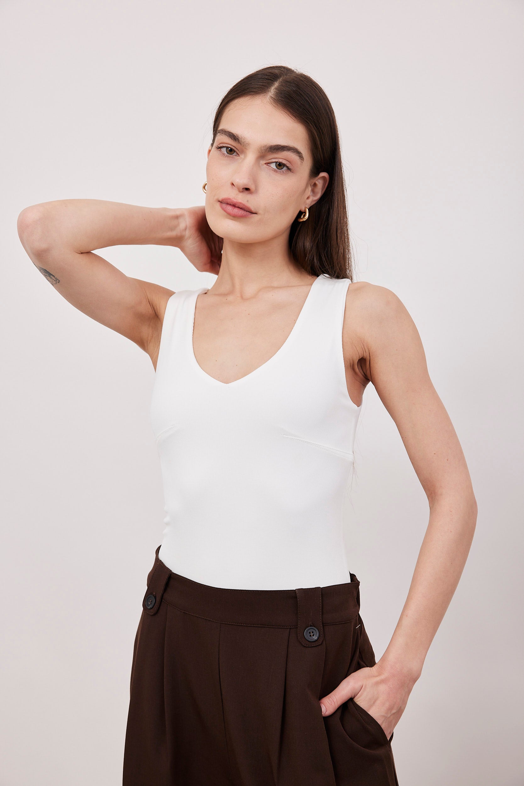 בגד גוף וי מחטב