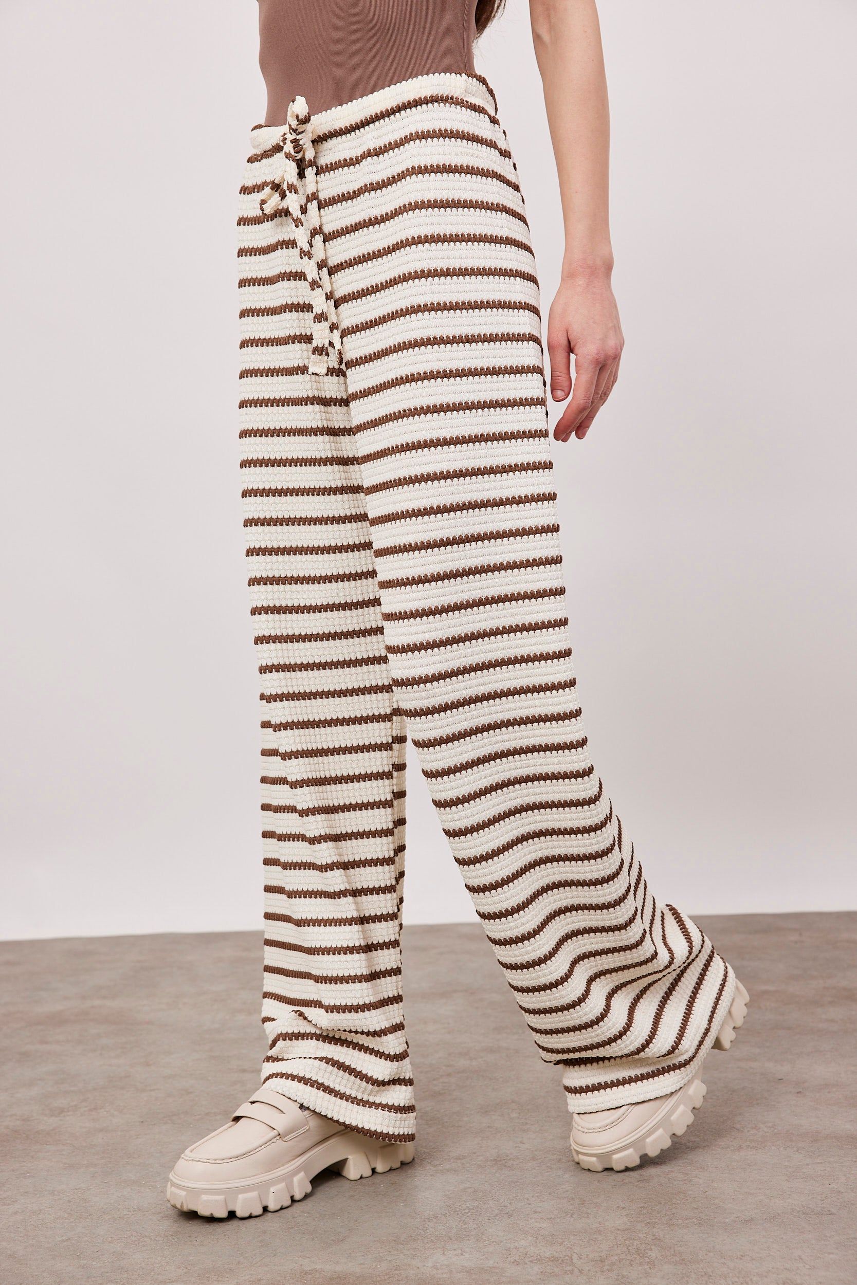 מכנסי סריג רשת