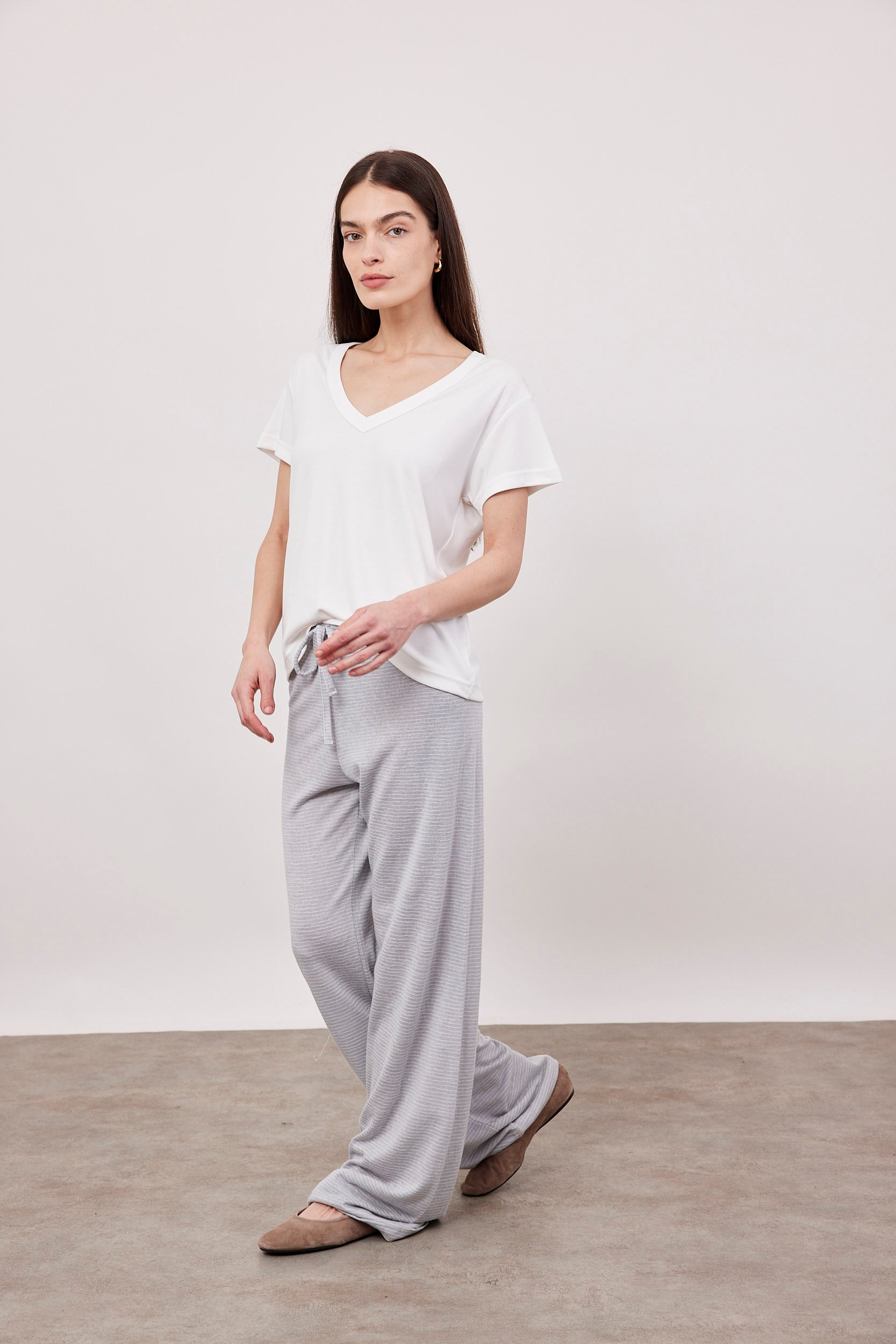 מכנסיים במראה פשתן בהדפס פסים