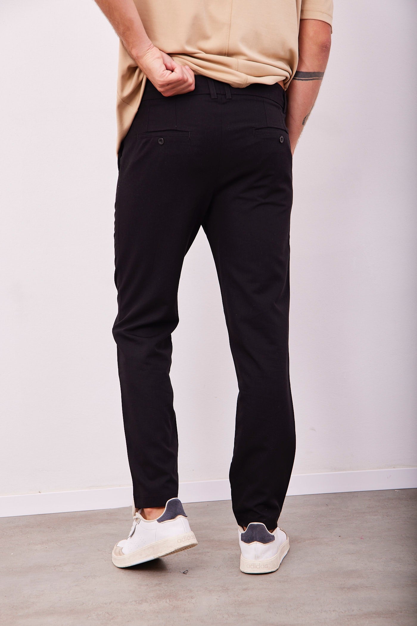 מכנסיים מחויטים - שחור - ITAY BRANDS