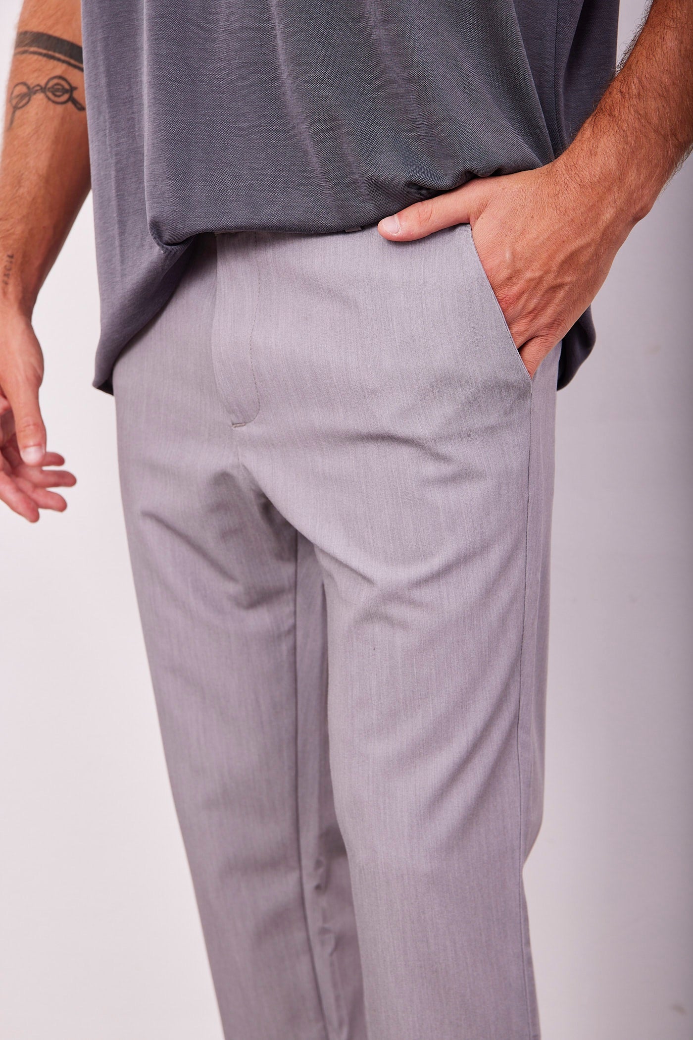 מכנסיים מחויטים - אפור בהיר - ITAY BRANDS