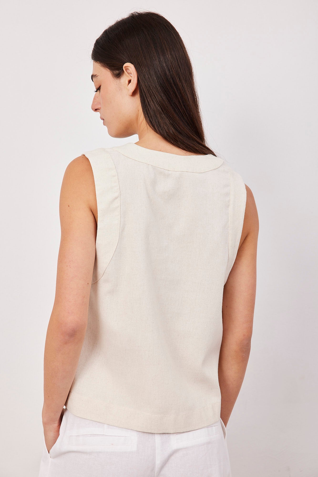 וסט בשילוב פשתן עם קשירה - ITAY BRANDS