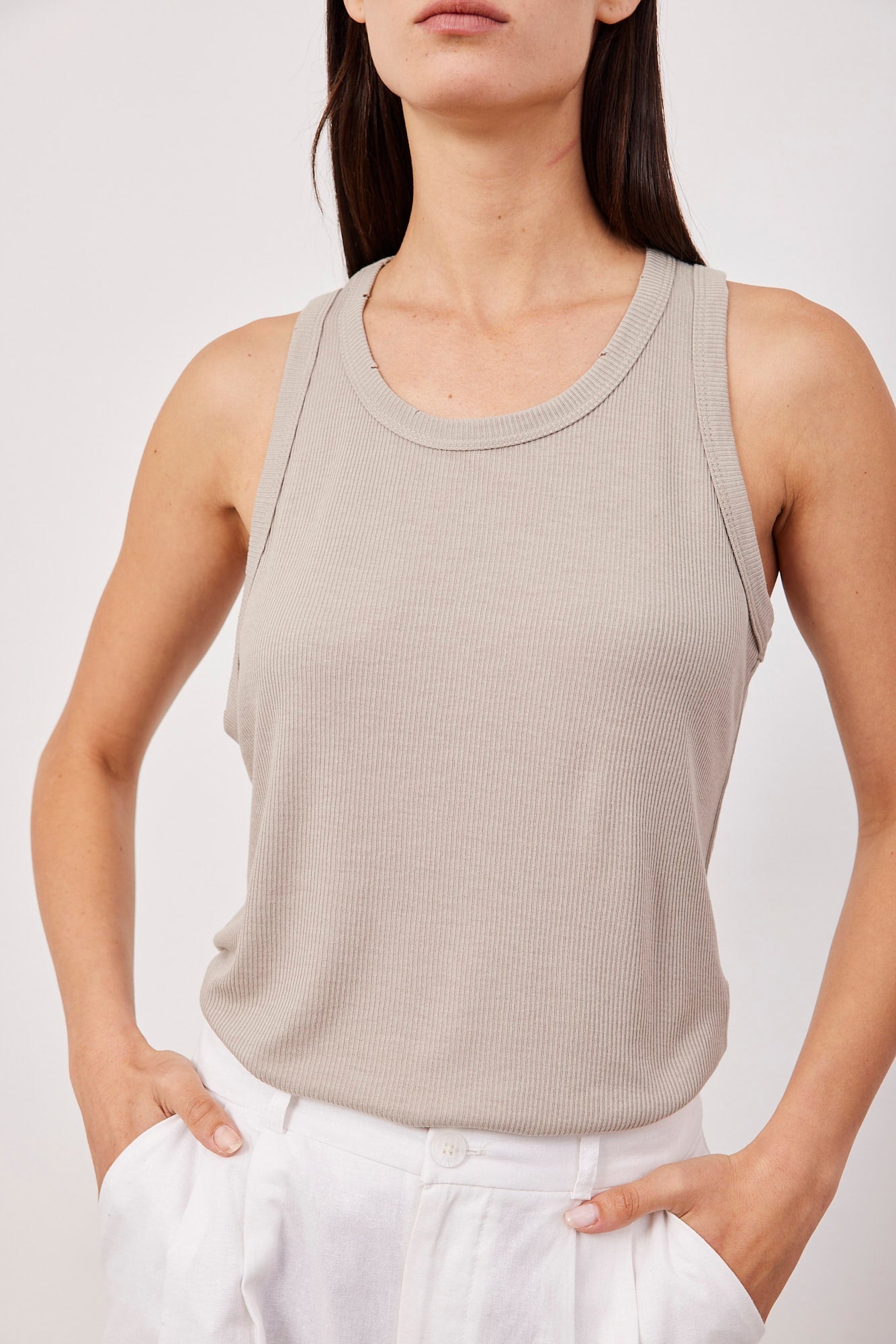 גופיה מבד רך בשילוב קרעים - ITAY BRANDS