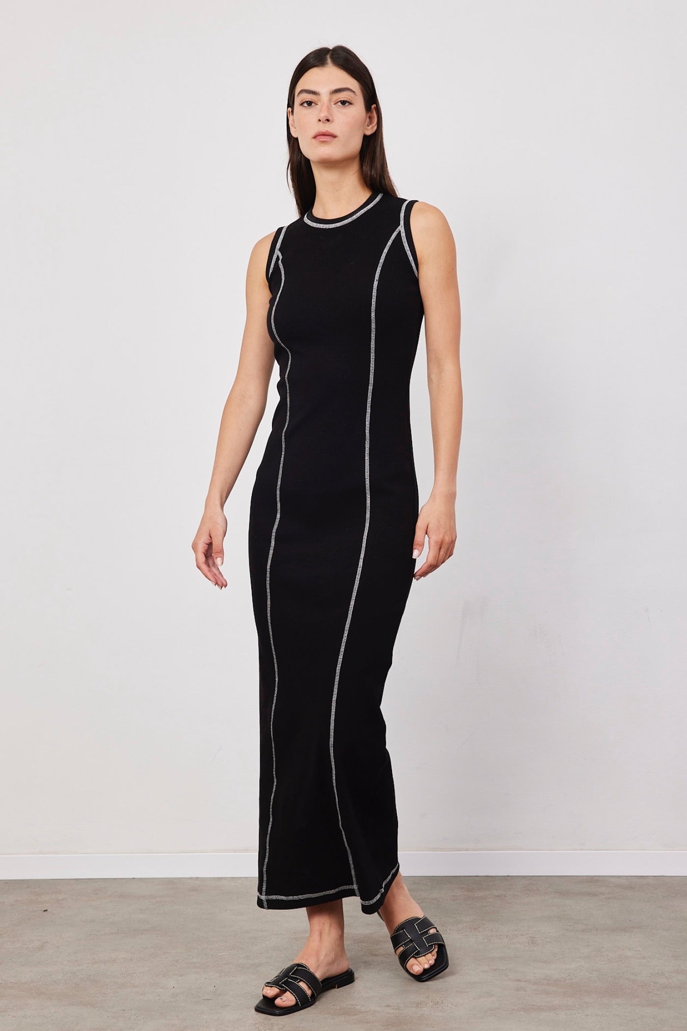 שמלת מקסי עם תיפורים - ITAY BRANDS