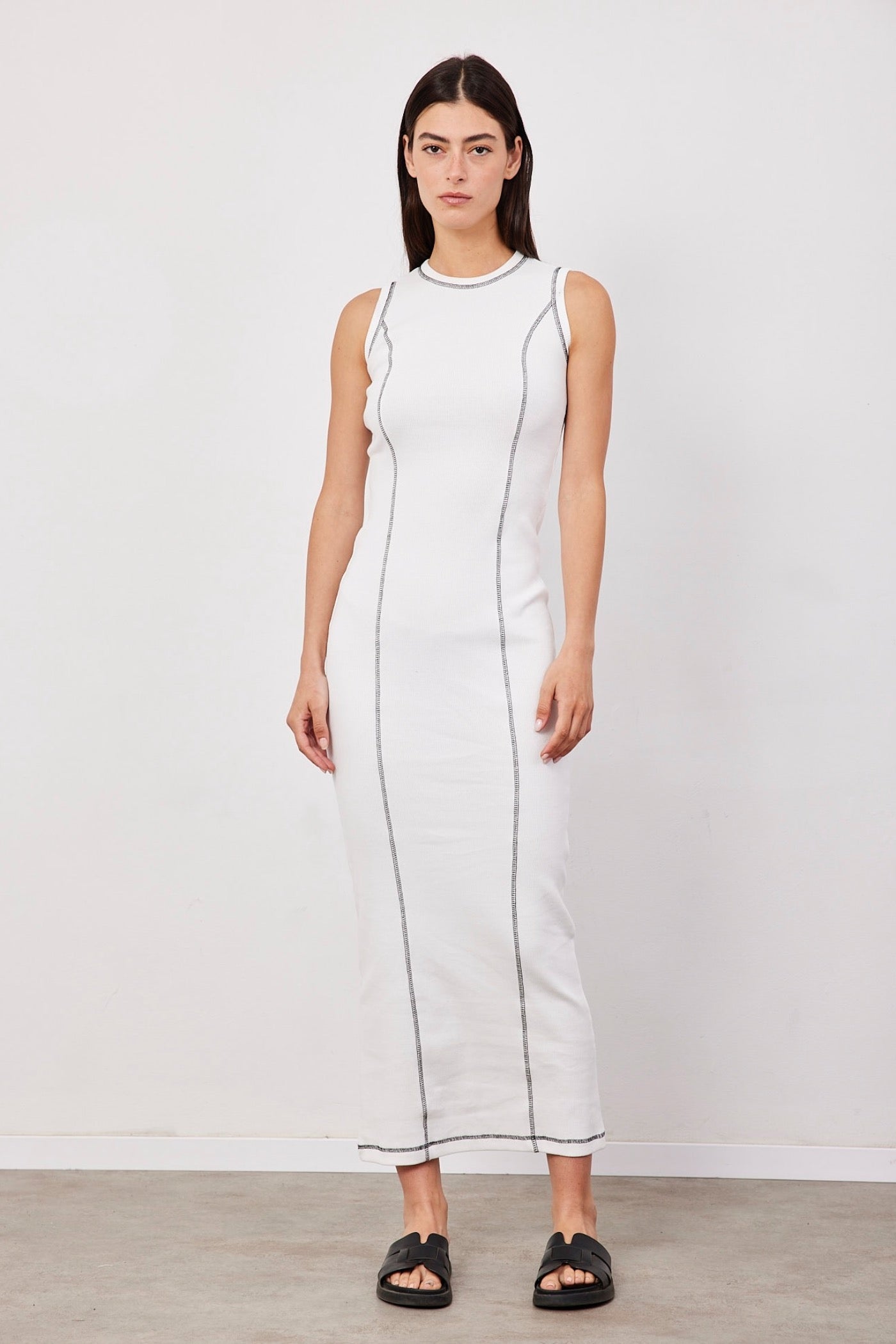 שמלת מקסי עם תיפורים - ITAY BRANDS