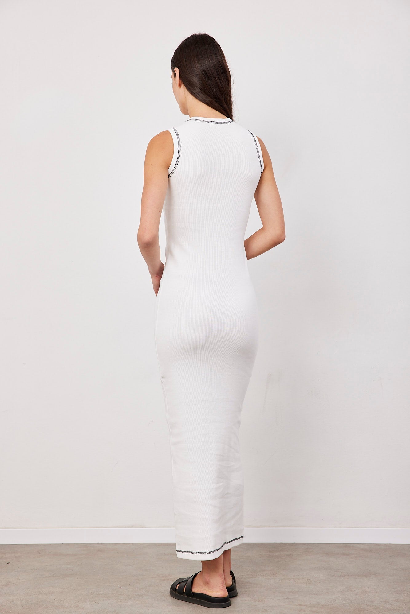 שמלת מקסי עם תיפורים - ITAY BRANDS