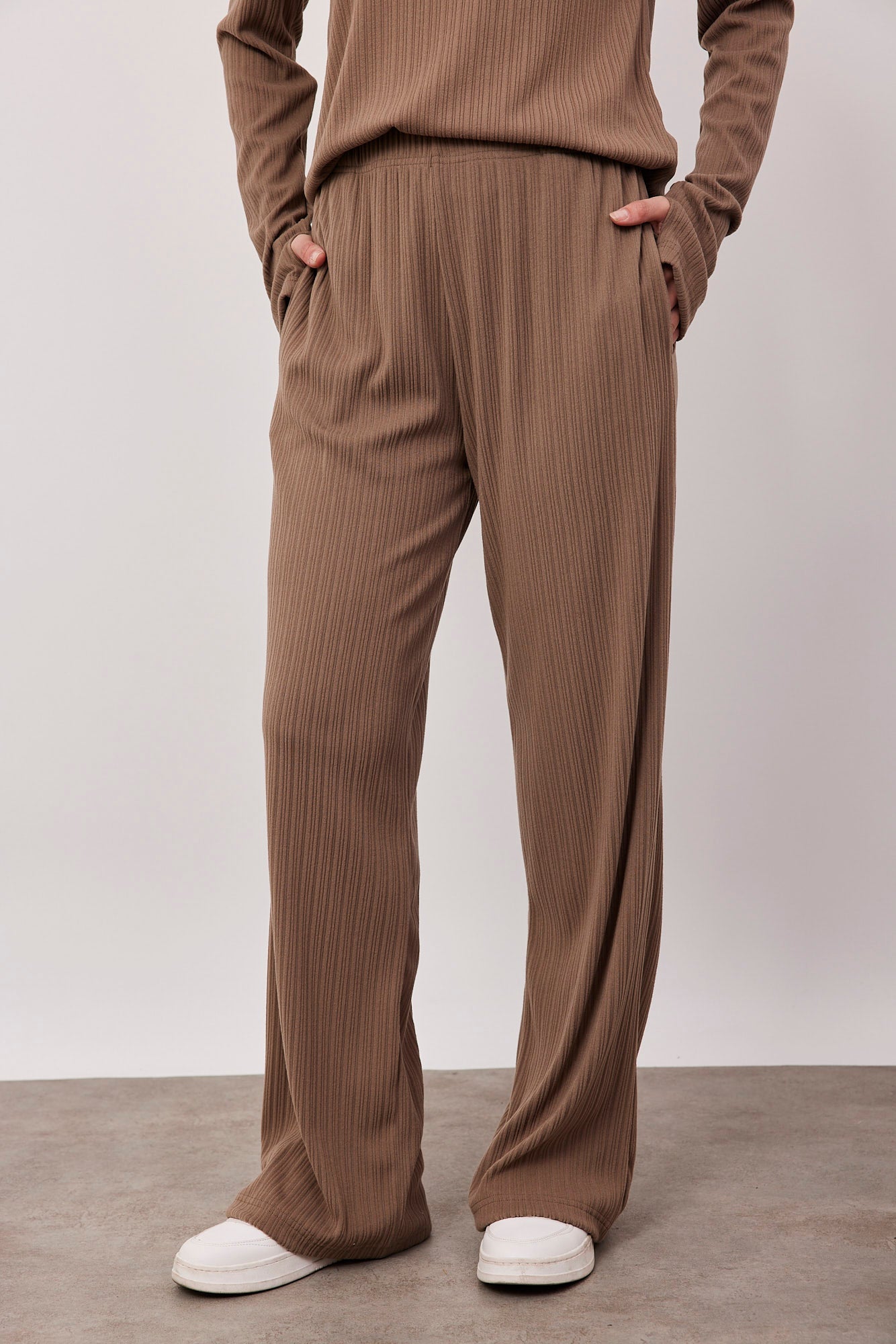 מכנסיים עם גומי בטקסטורת פסים - ITAY BRANDS