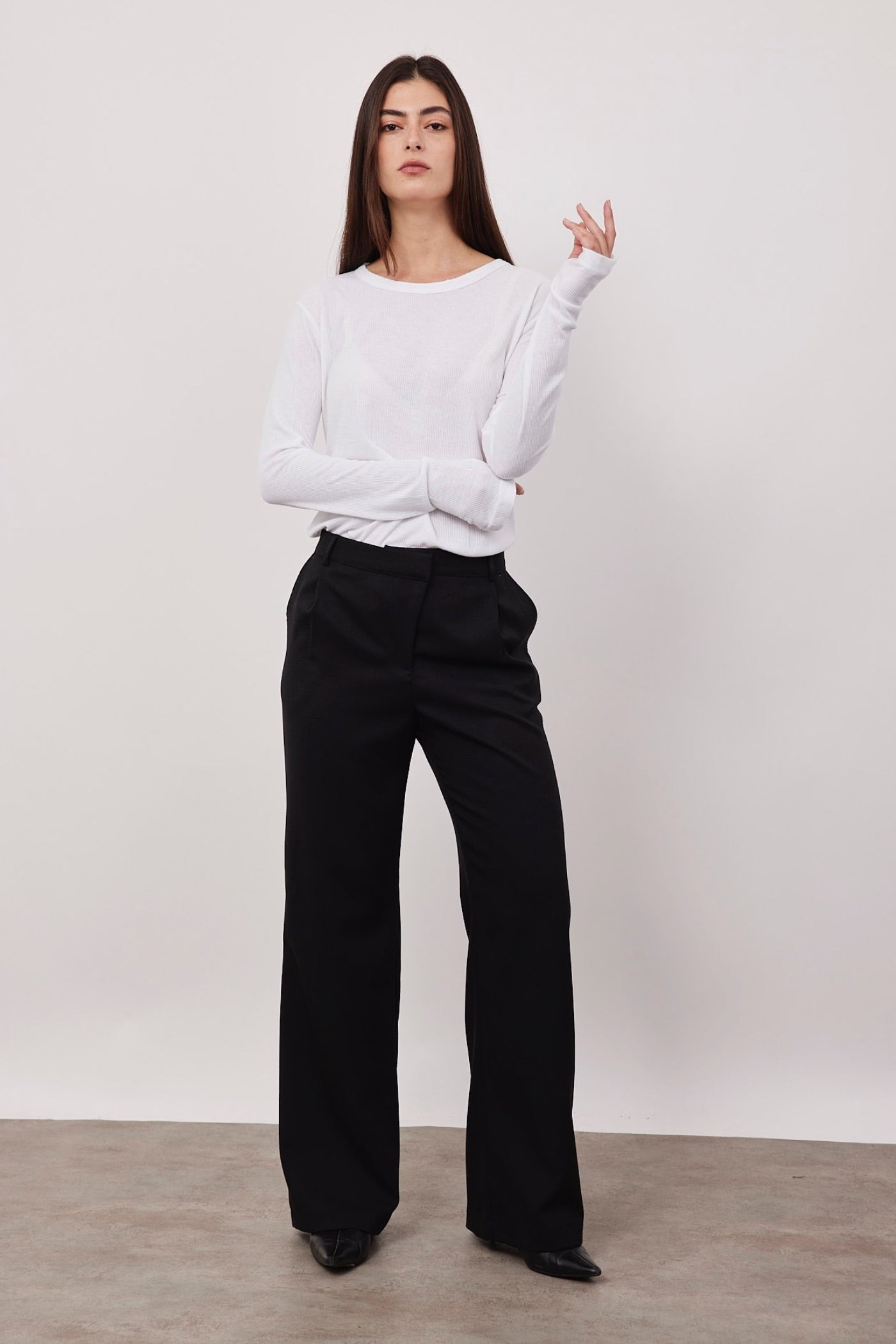 מכנסיים מחוייטים בגזרה מתרחבת - ITAY BRANDS