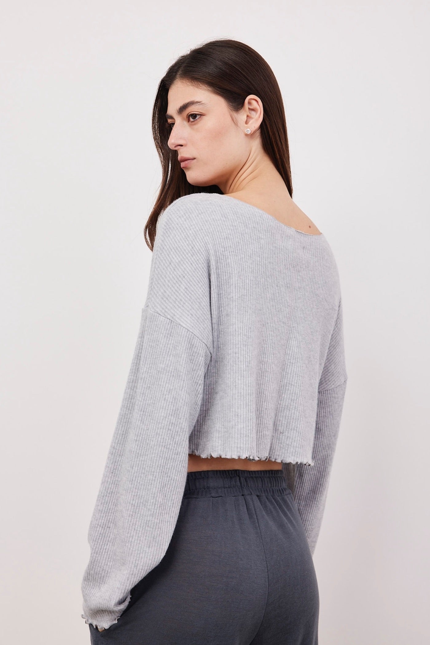 חולצת קרופ בגימור בייבלוק - ITAY BRANDS