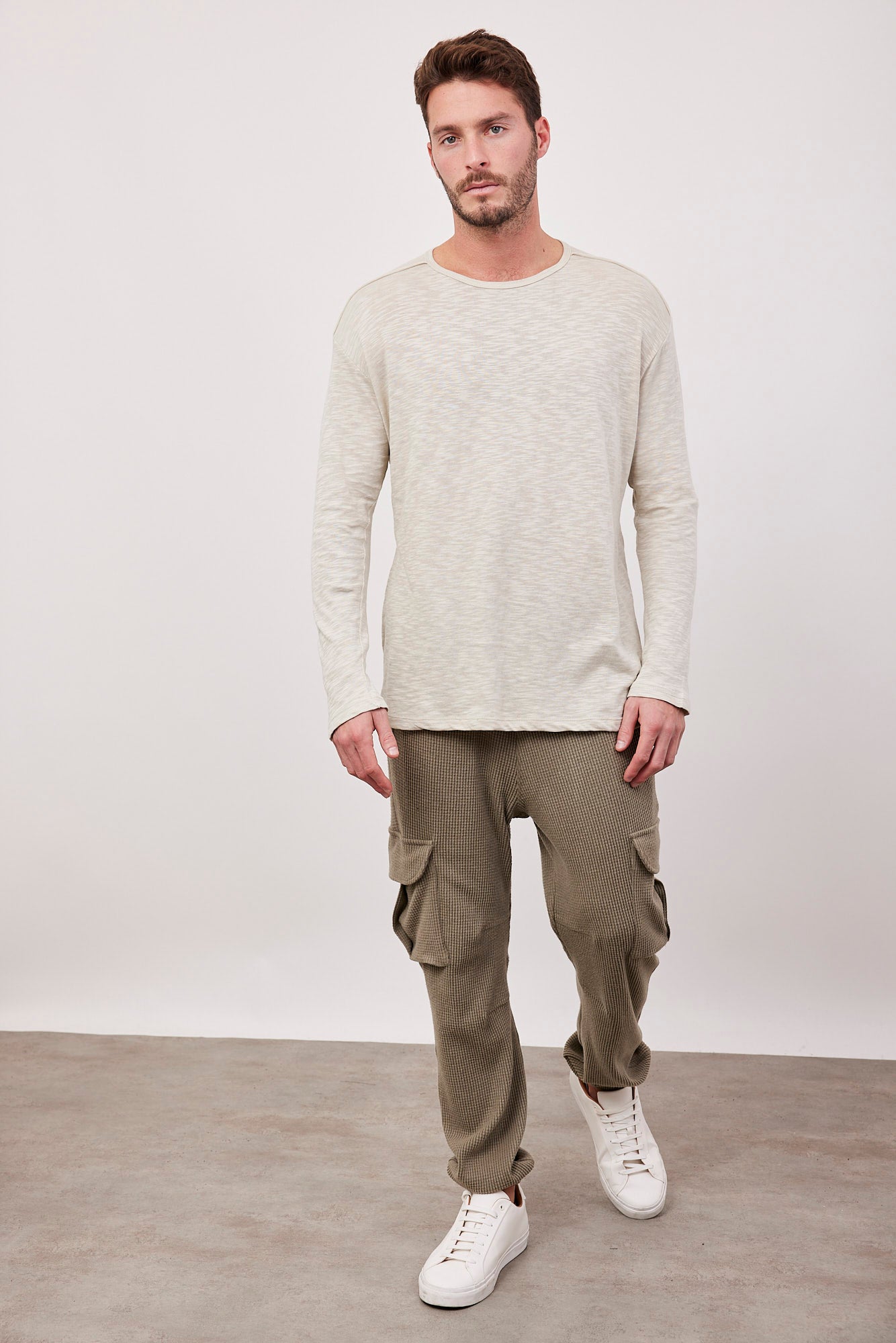 חולצה במראה פשתן עם תיפור בולט - ITAY BRANDS