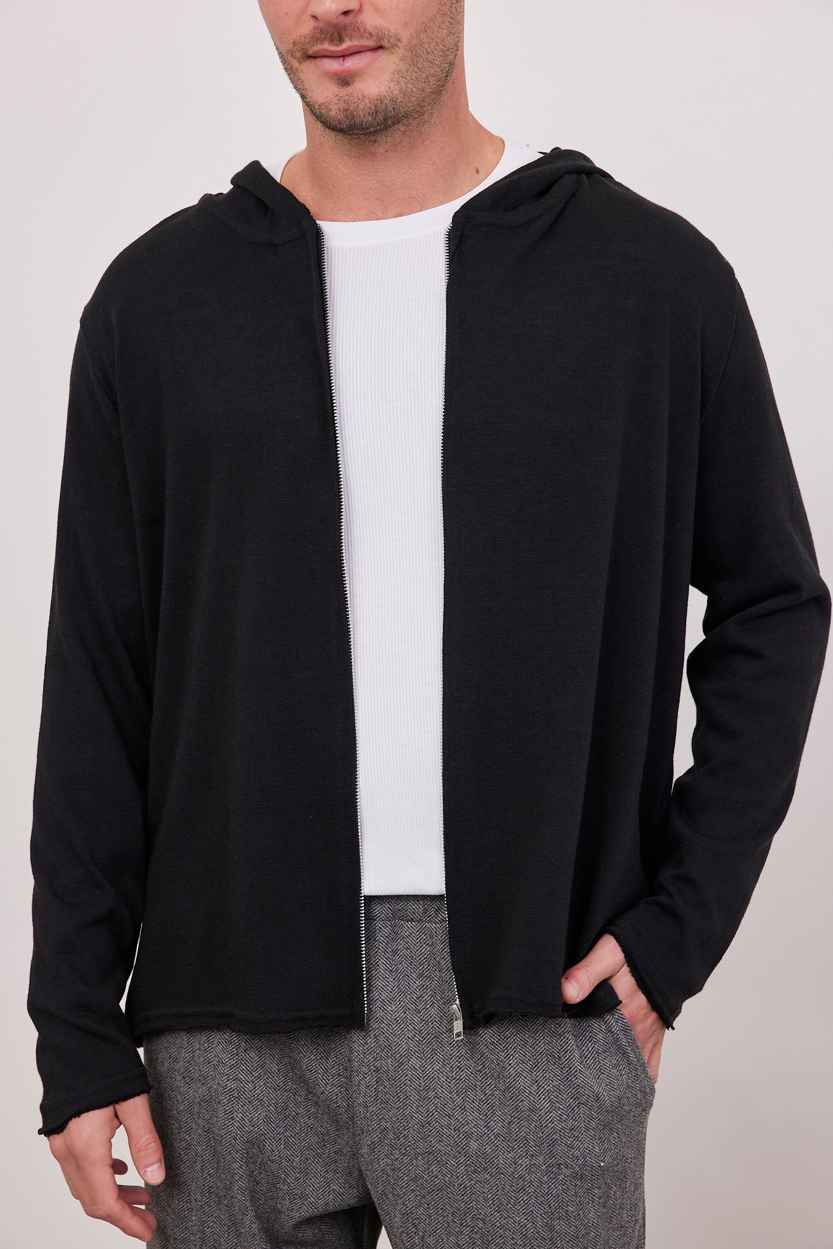 גקט קפוצון בסגירת רוכסן