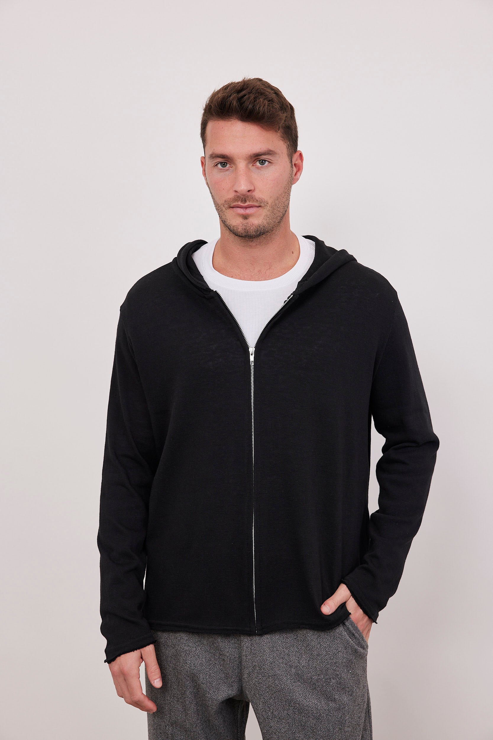 גקט קפוצון בסגירת רוכסן