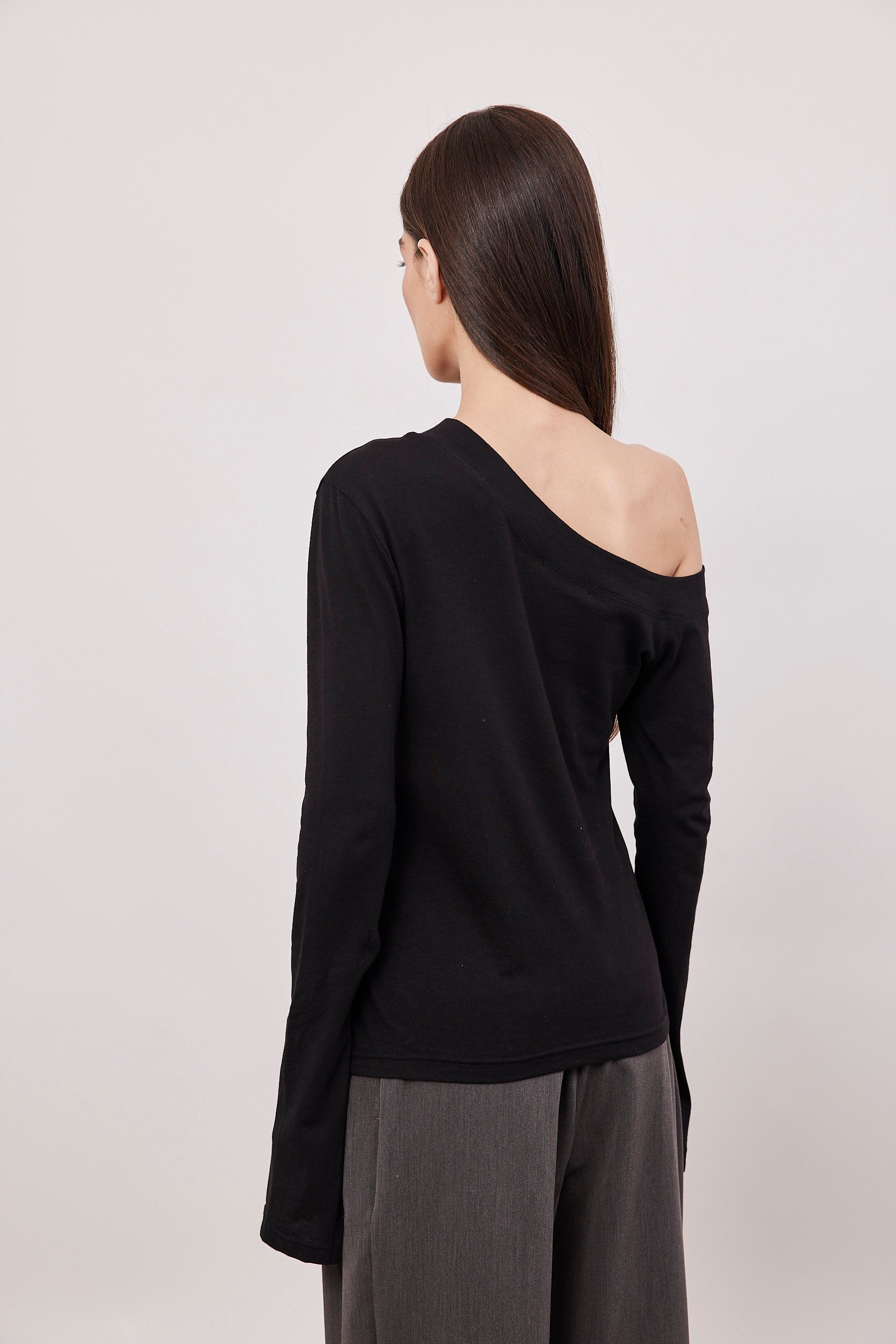 חולצה ארוכה אוף שולדר