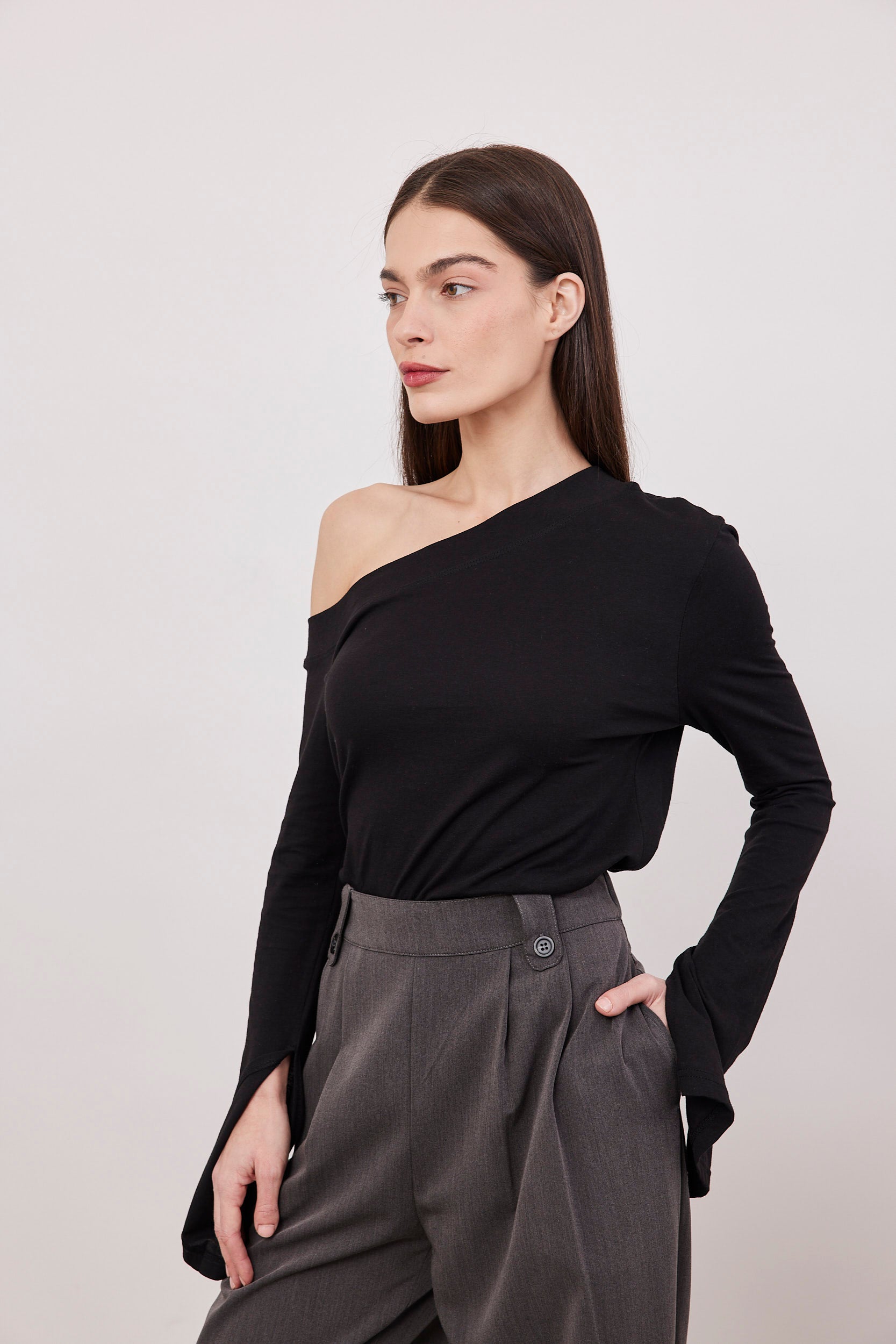 חולצה ארוכה אוף שולדר