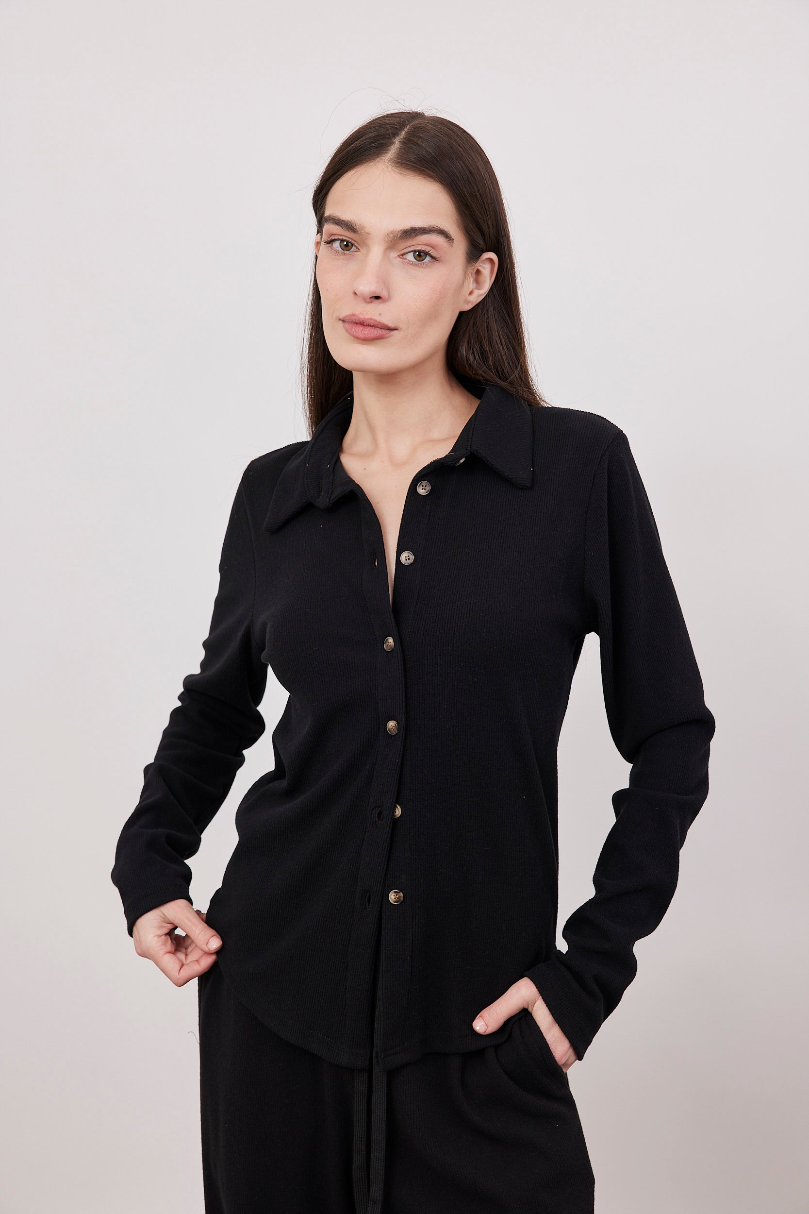 חולצת סריג מכופתרת