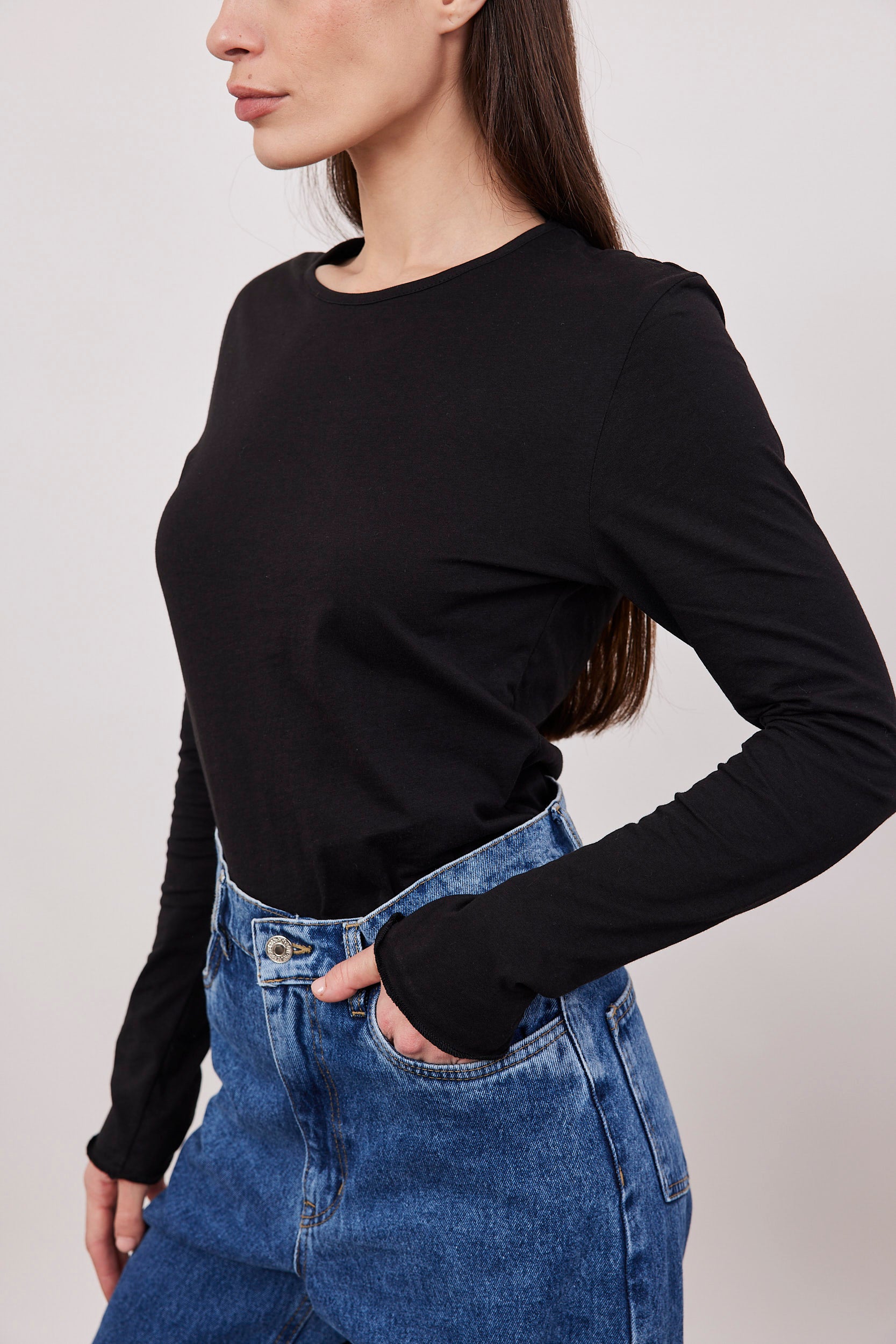 טי-שירט ארוכה בסיומת גזורה