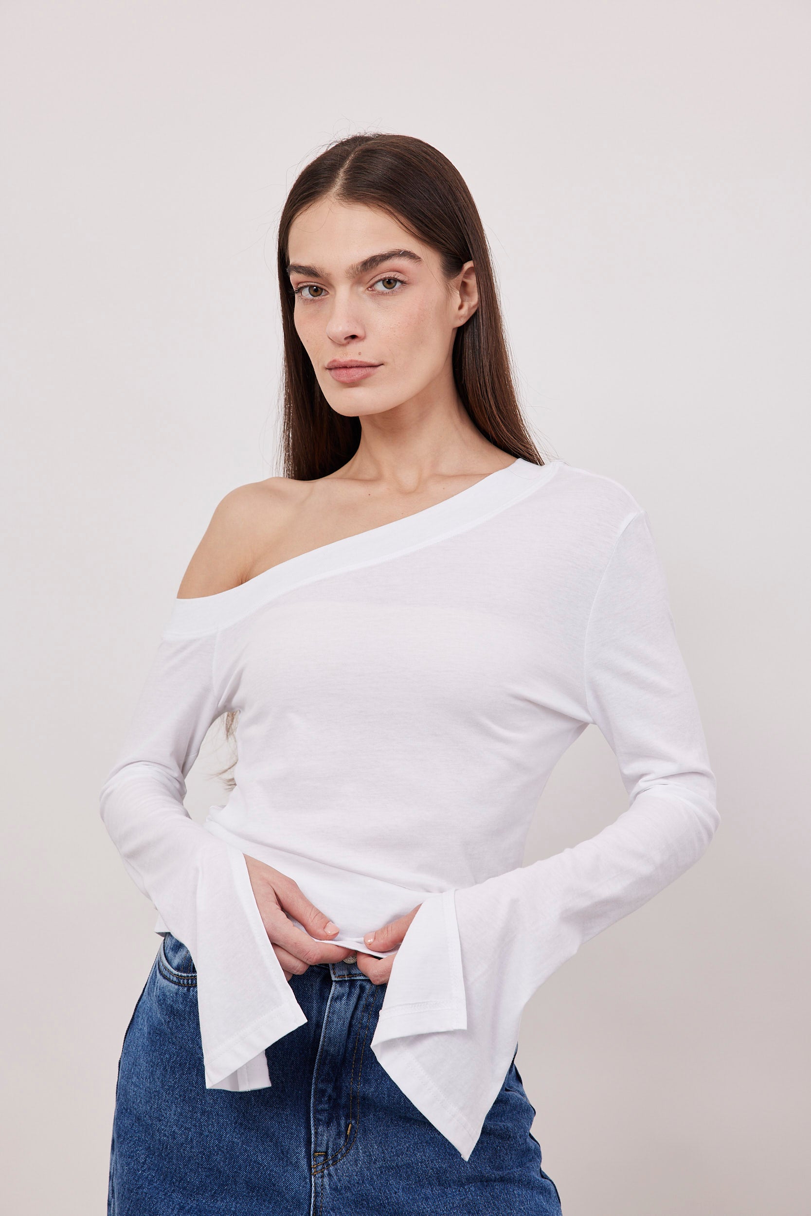 חולצה ארוכה אוף שולדר