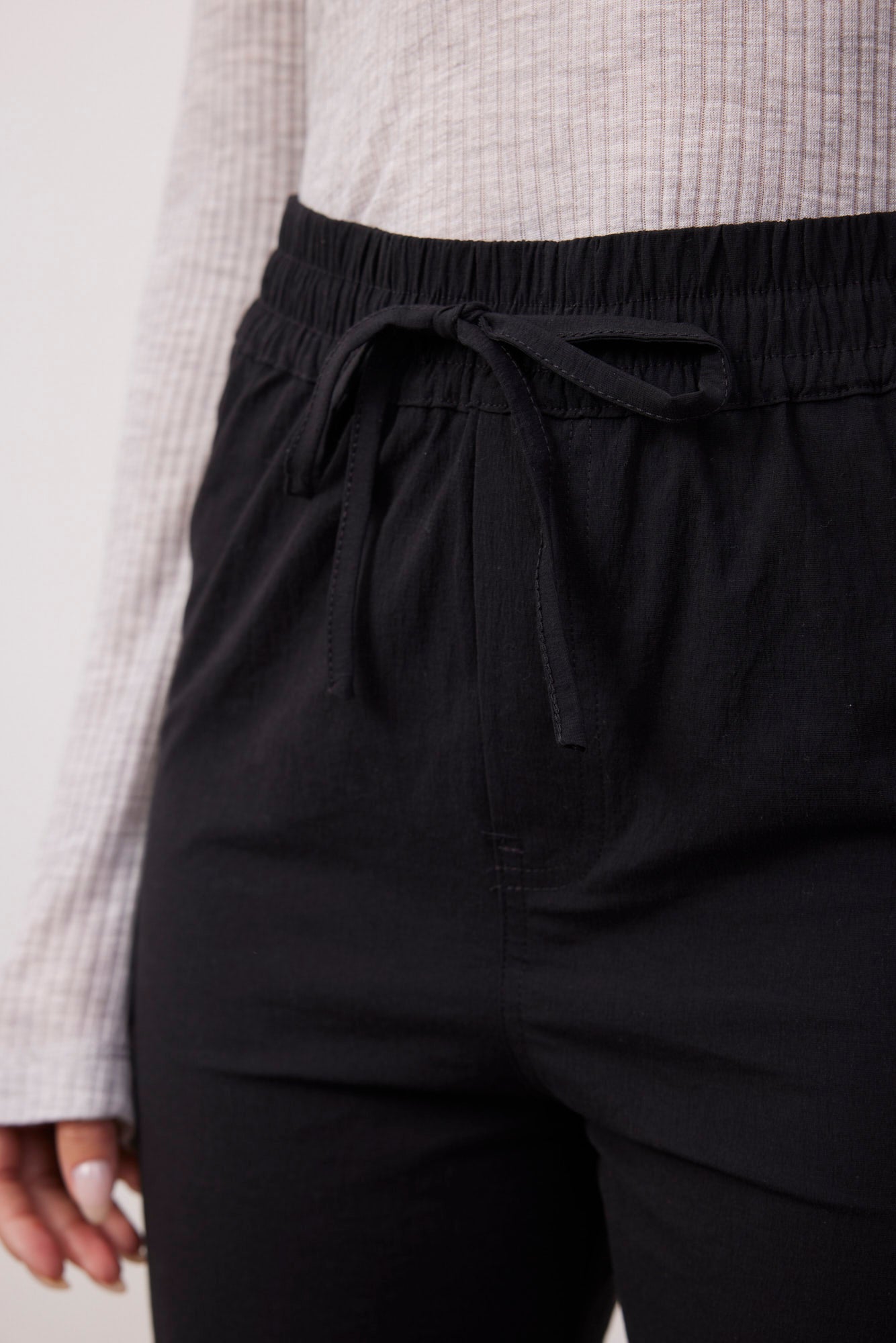 מכנס ניילון עם גומי וקשירה - ITAY BRANDS