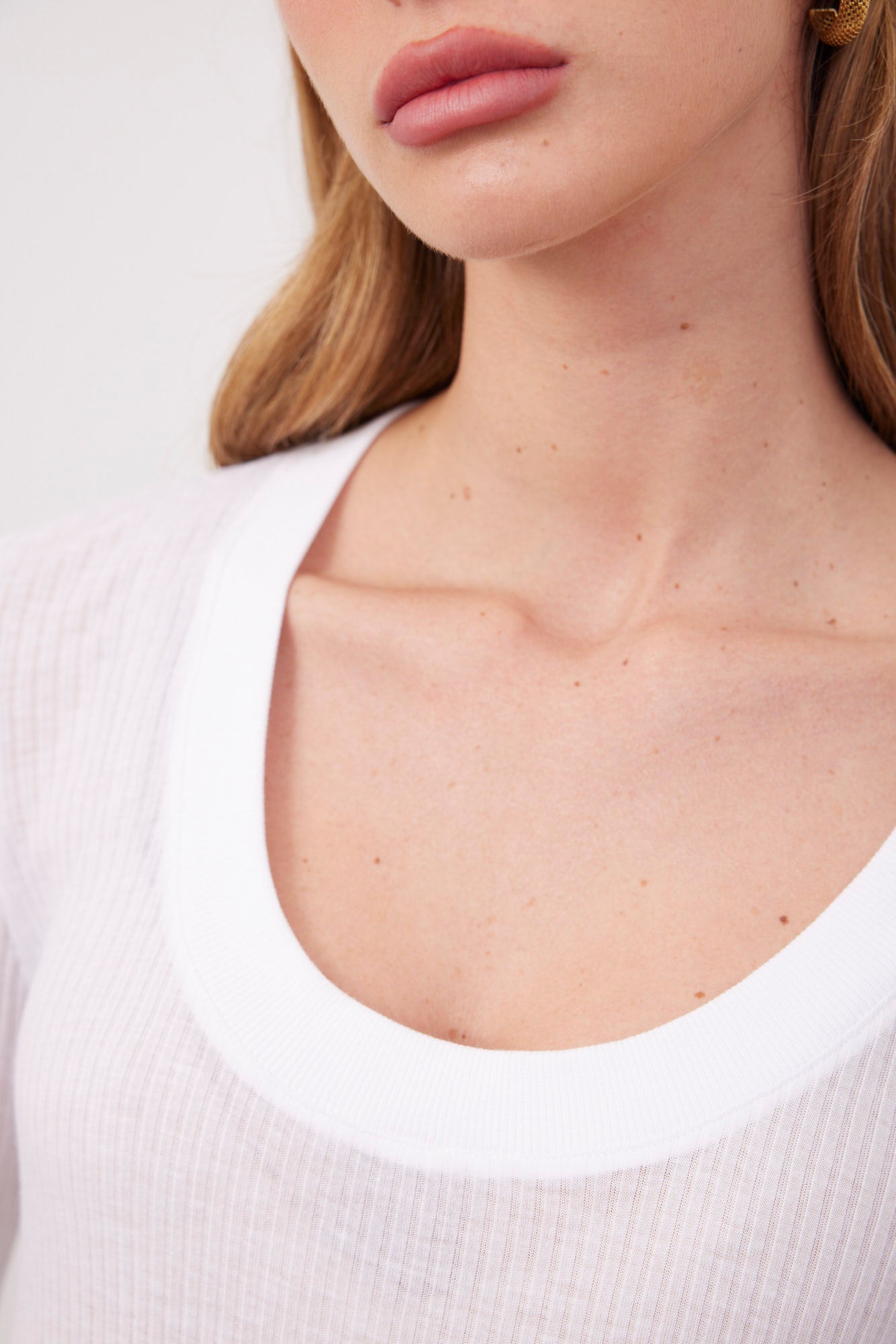 חולצה שקפקפה עם מחשוף עגול - ITAY BRANDS