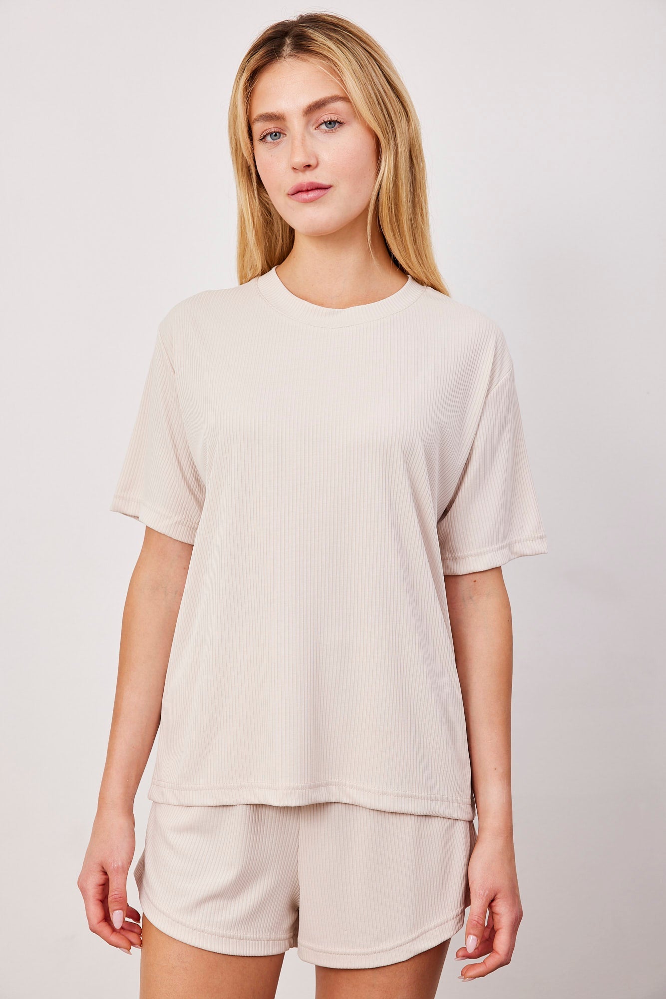 חליפת שורטס בטקסטורת פסים