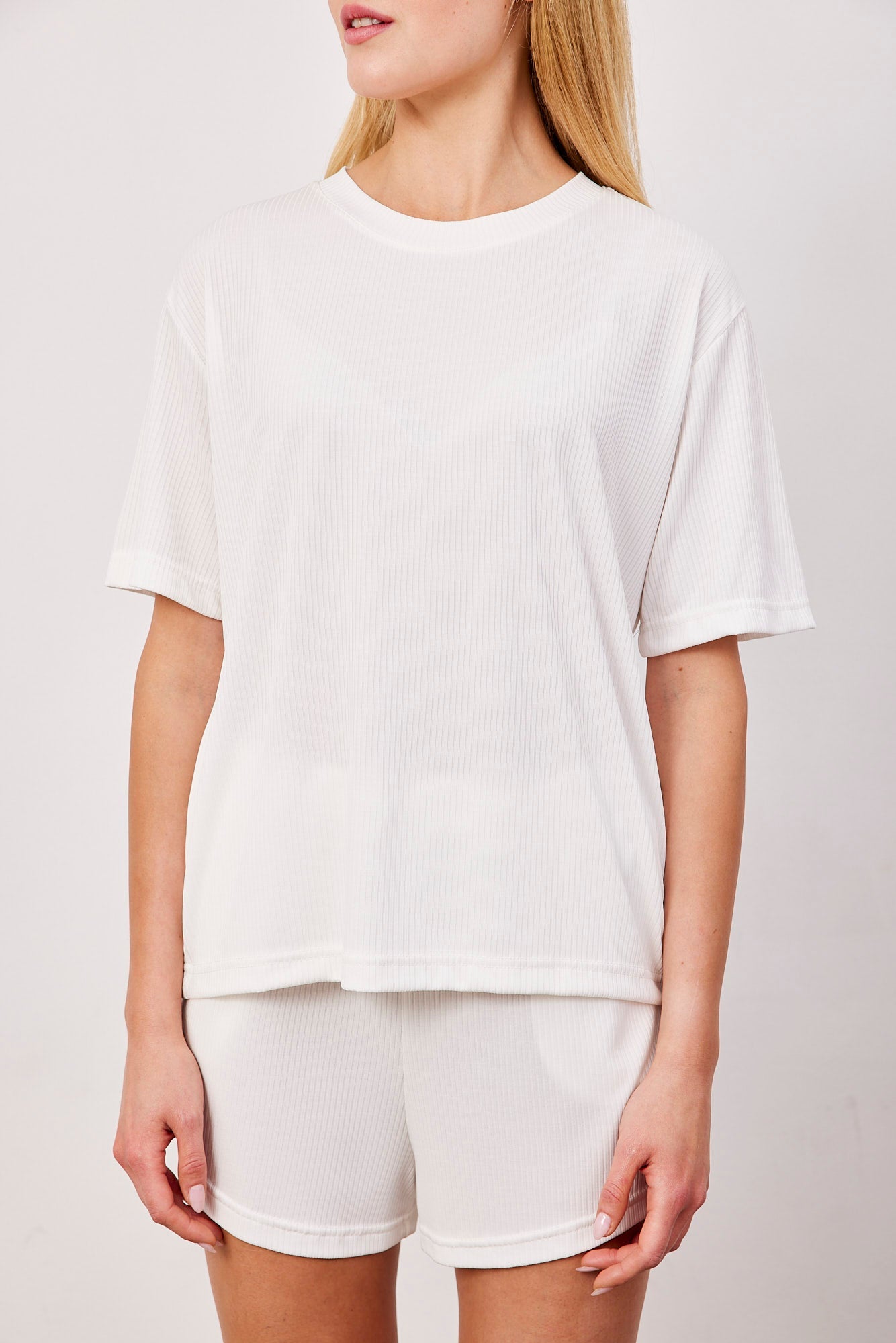 חליפת שורטס בטקסטורת פסים