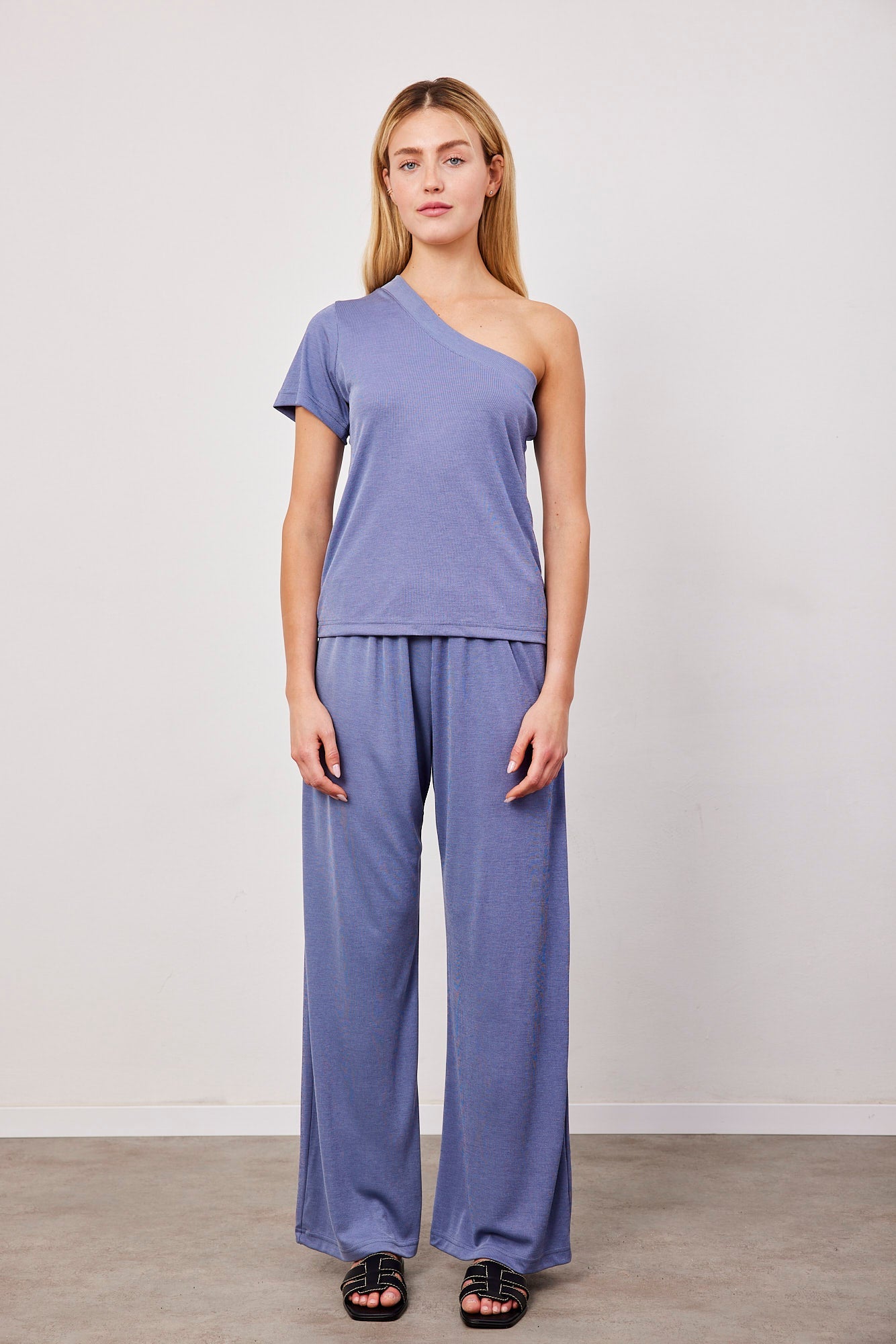 חליפת וואן שולדר מבד מודל - ITAY BRANDS