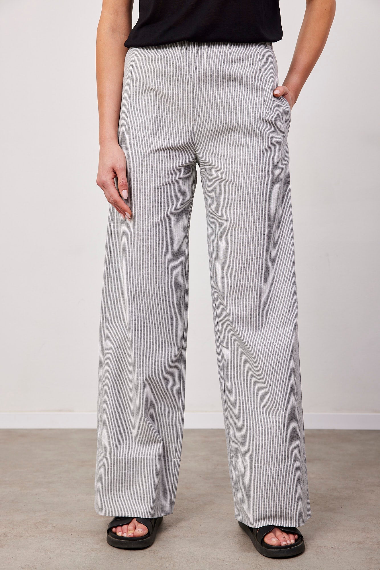 מכנסי פסים בשילוב בד פשתן - ITAY BRANDS