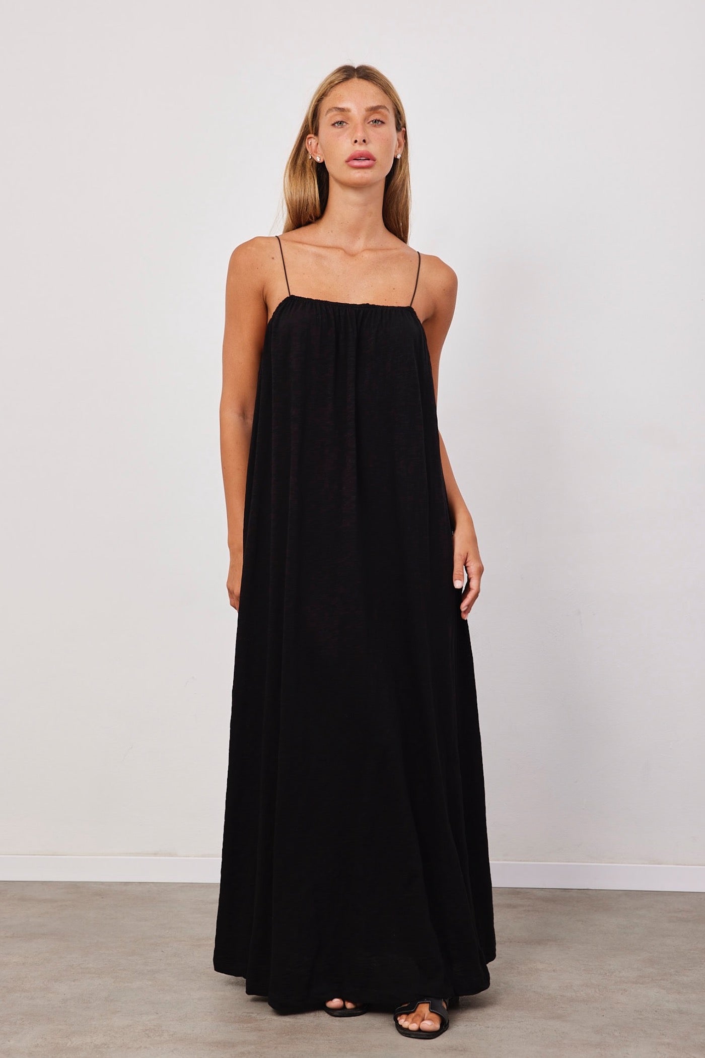 שמלת מקסי עם כיווצים - ITAY BRANDS