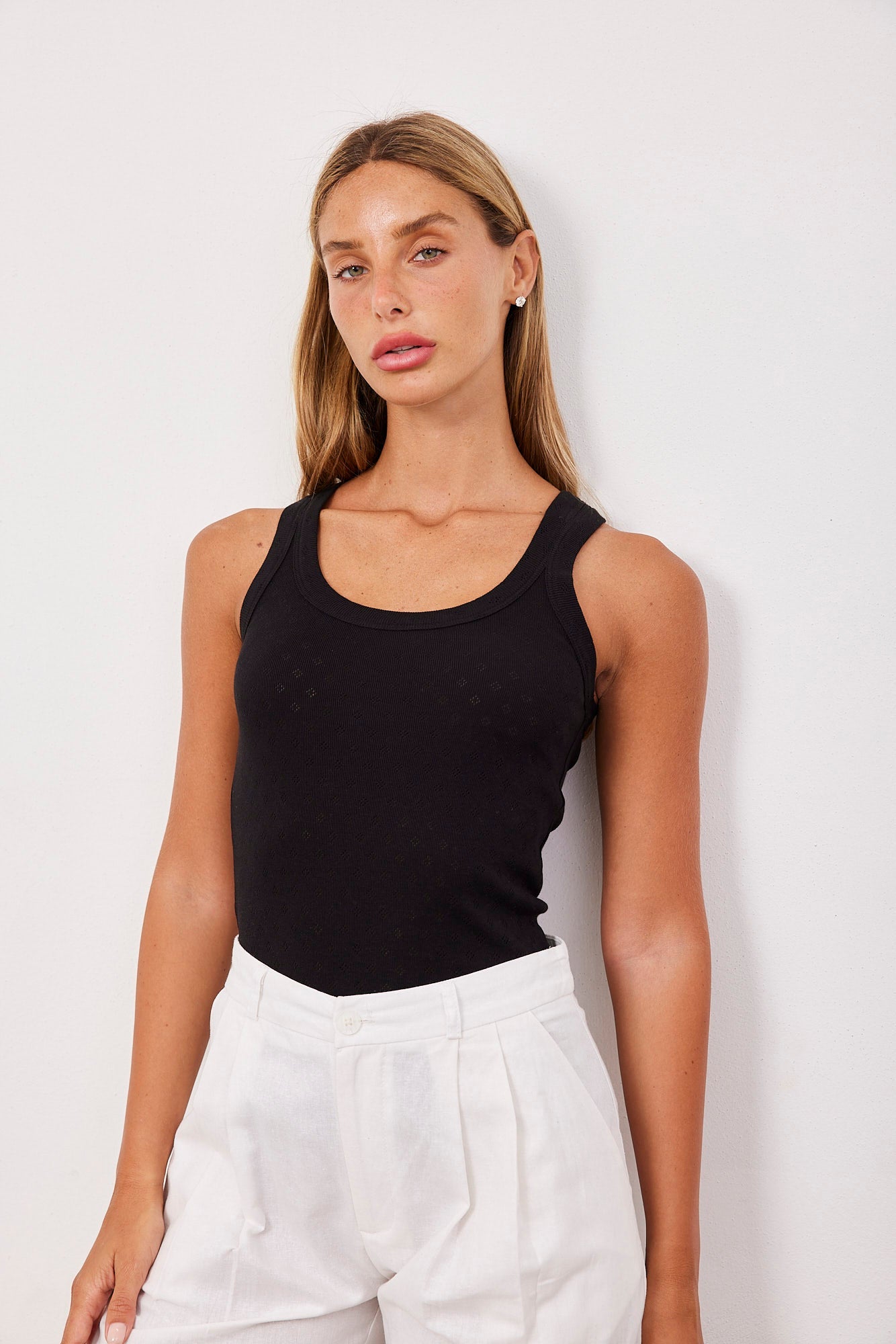 גופיה עם חירורים - ITAY BRANDS