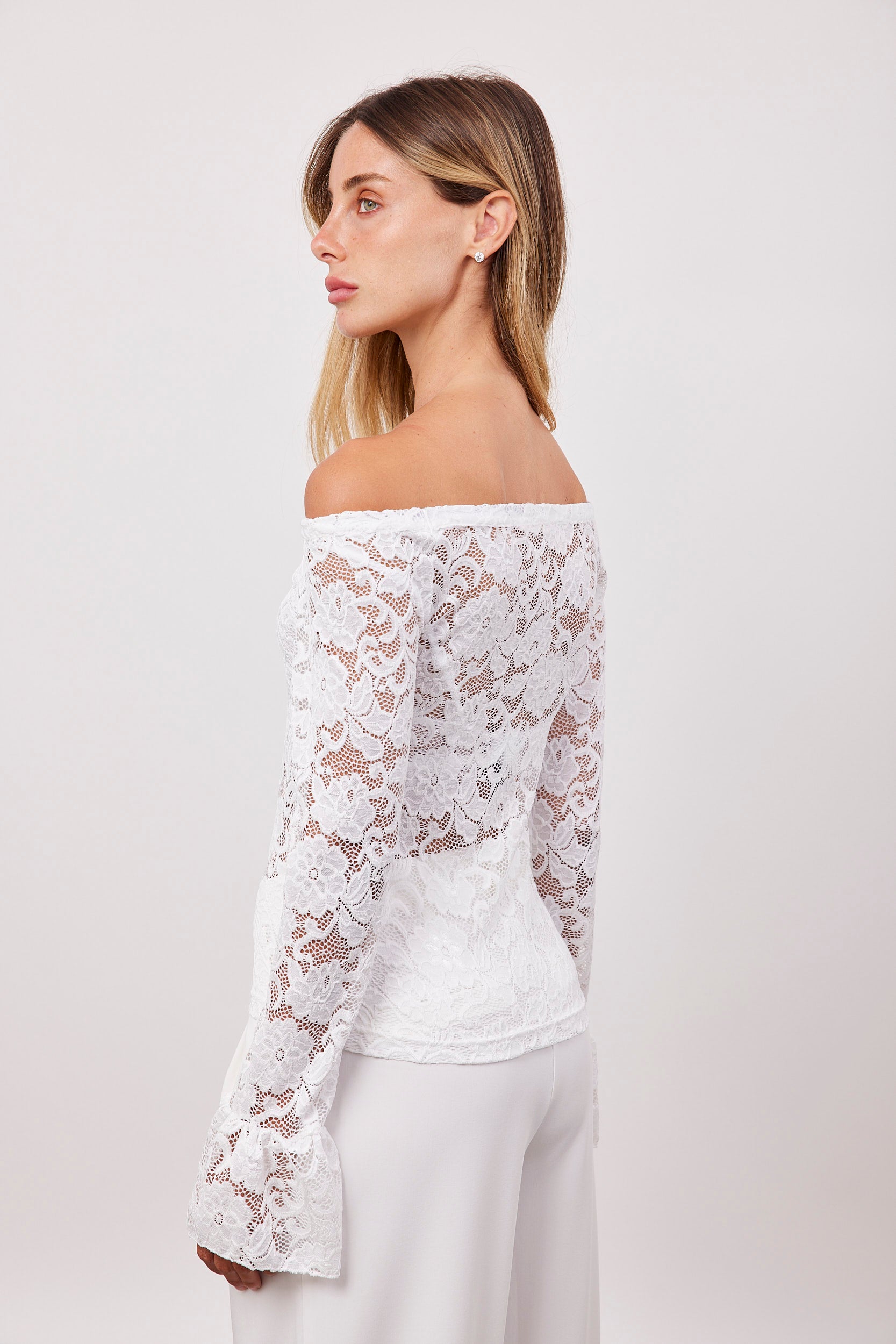 חולצת אוף שולדרס תחרה