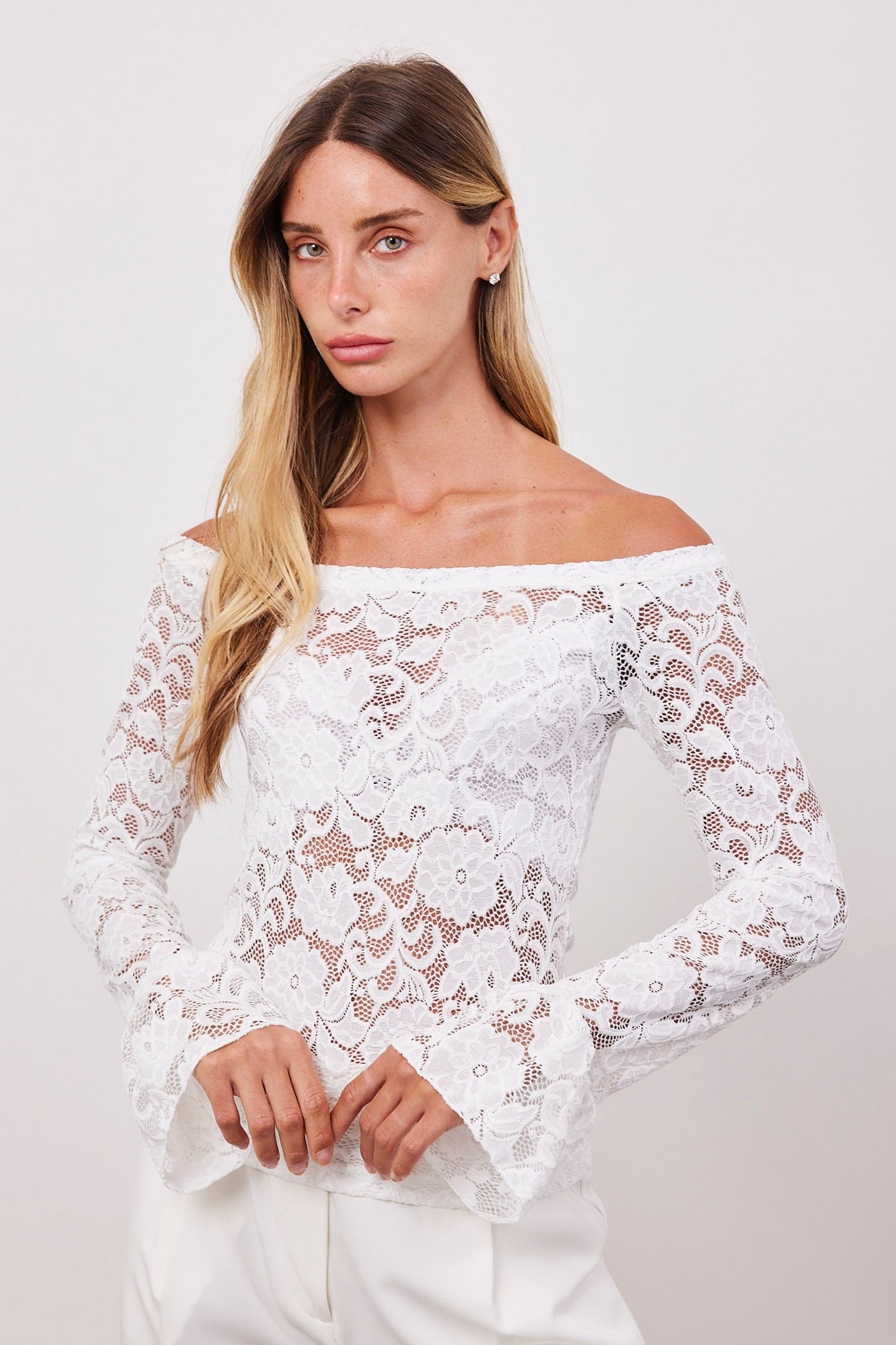 חולצת אוף שולדרס תחרה