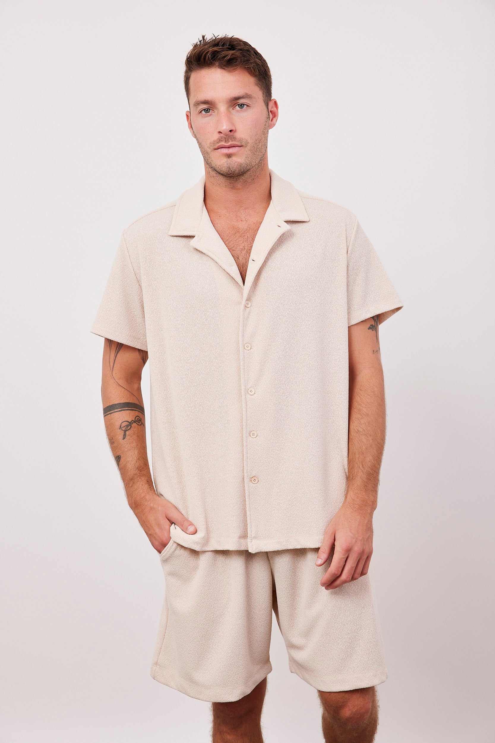 מכנסיים קצרים בטקסטורת מגבת