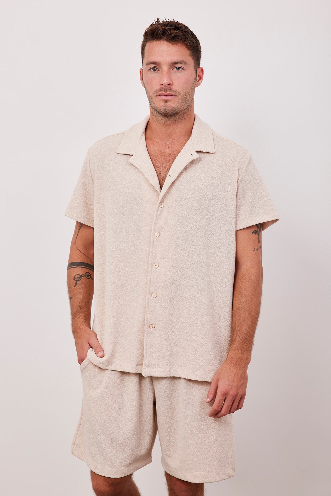 מכנסיים קצרים בטקסטורת מגבת