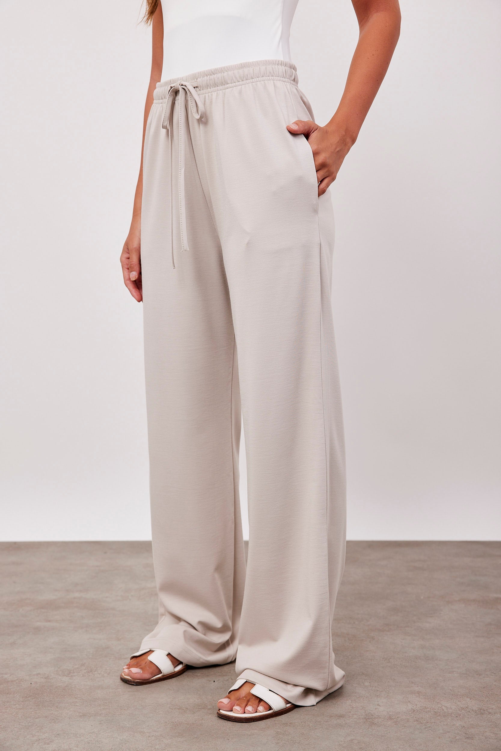 מכנסיים ארוכים מבד נשפך