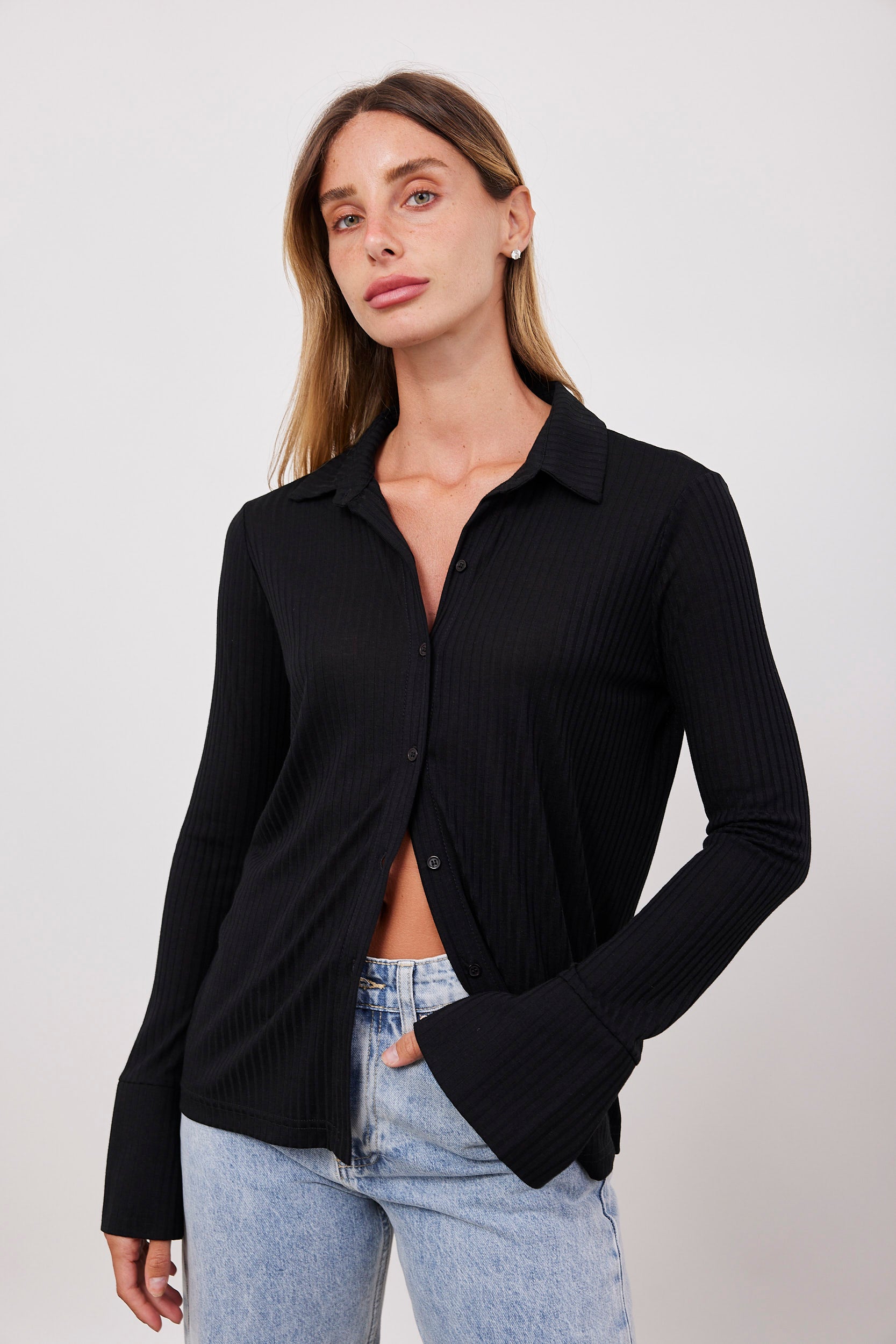 חולצה ארוכה מכופתרת בטקסטורה