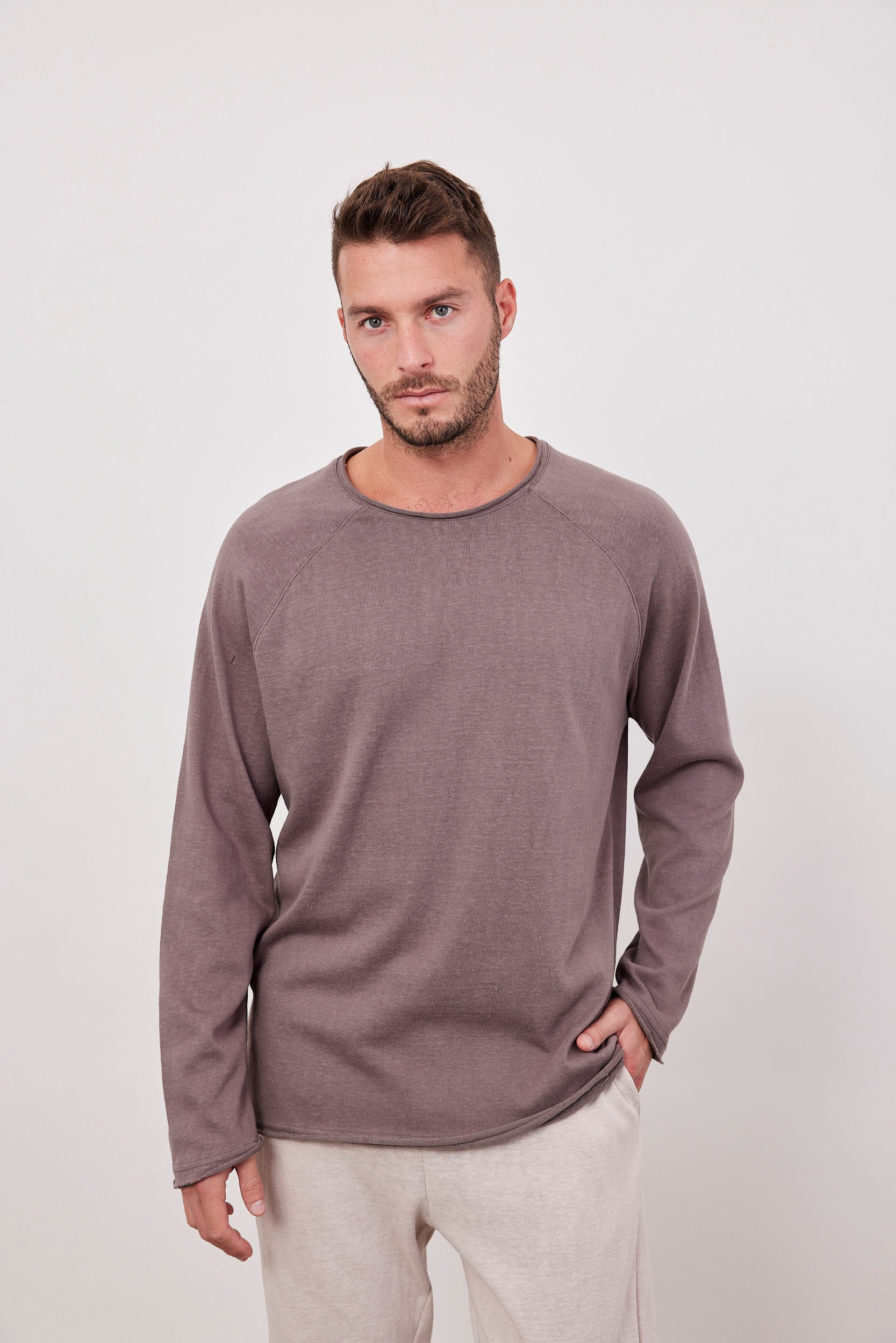 חולצת רגלן ארוכה מראה פשתן