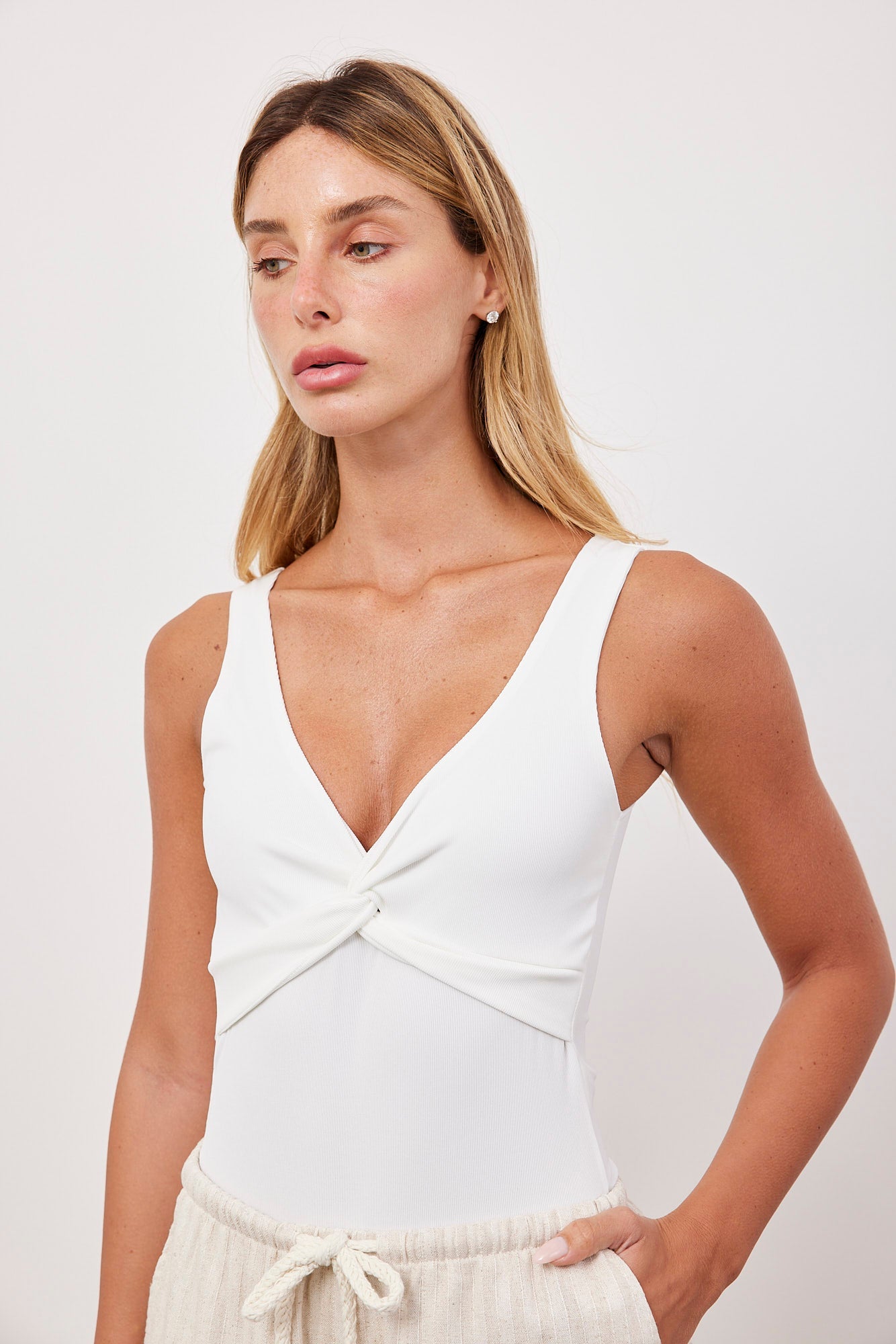 בגד גוף גופייה עם סיבוב - ITAY BRANDS