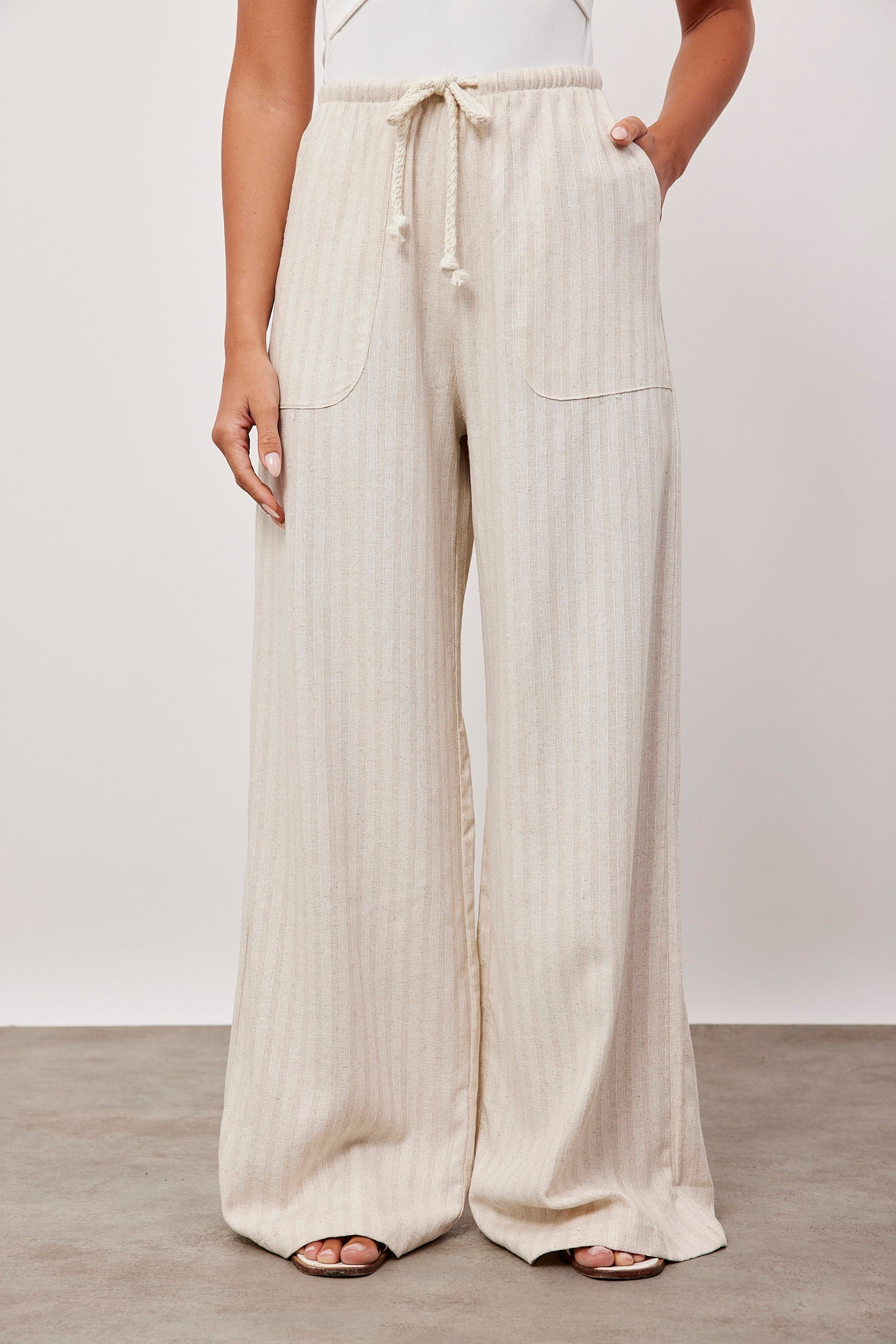 מכנסיים בטקסטורת פסים בשילוב פשתן - ITAY BRANDS