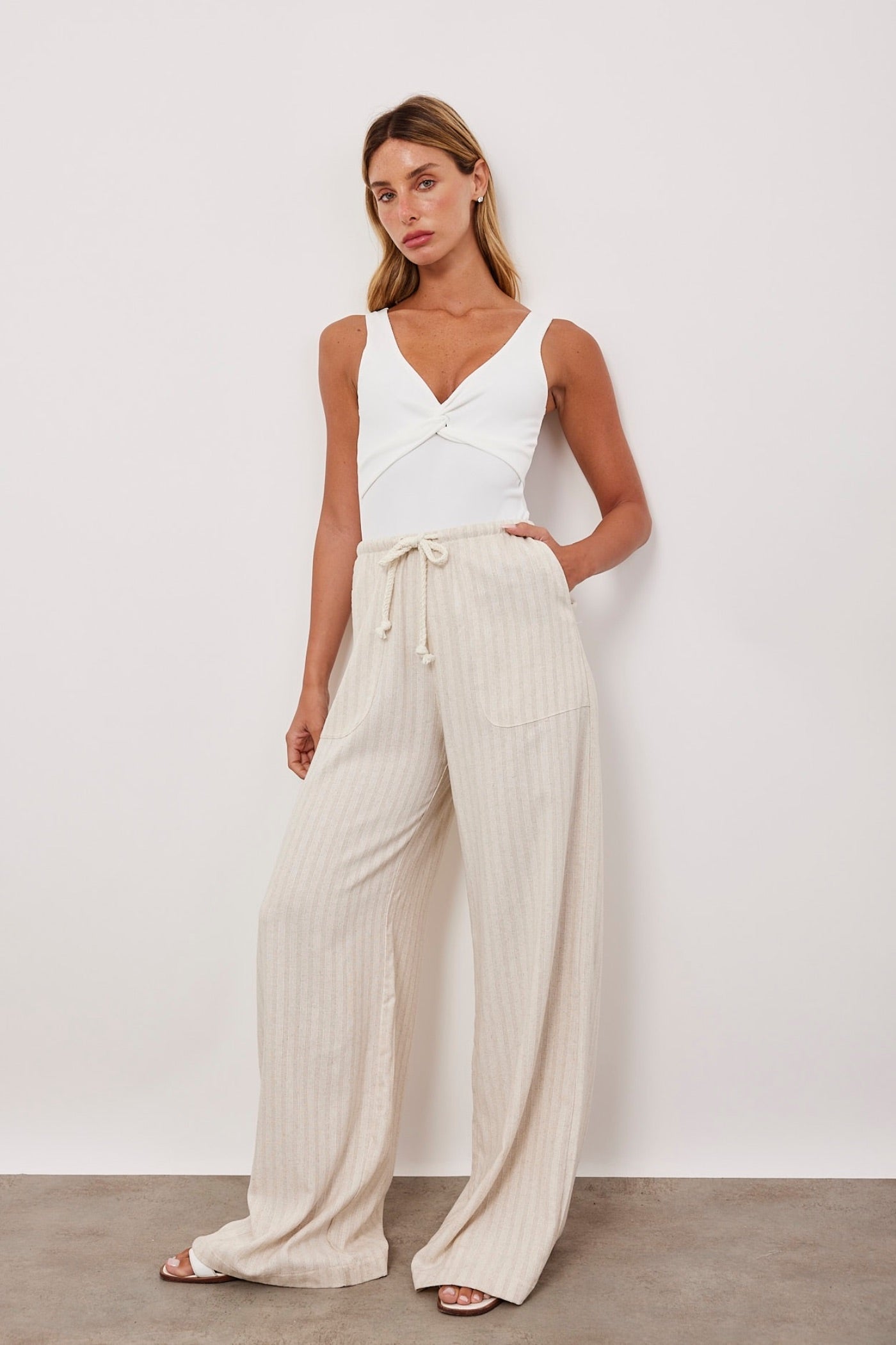 מכנסיים בטקסטורת פסים בשילוב פשתן - ITAY BRANDS