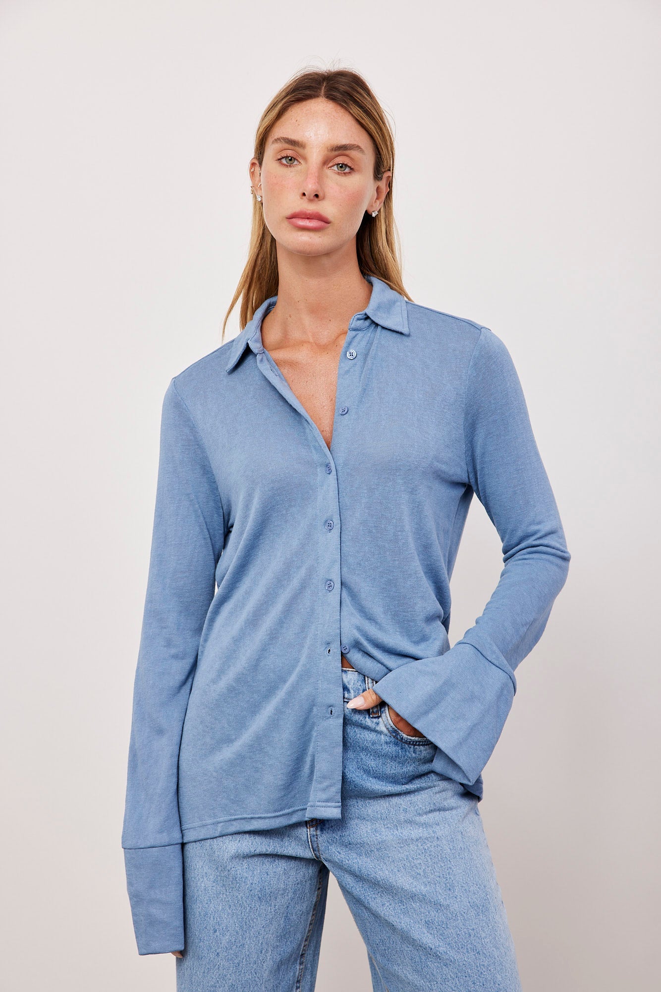 מכופתרת שקפקפה עם שרוולים מתרחבים - ITAY BRANDS