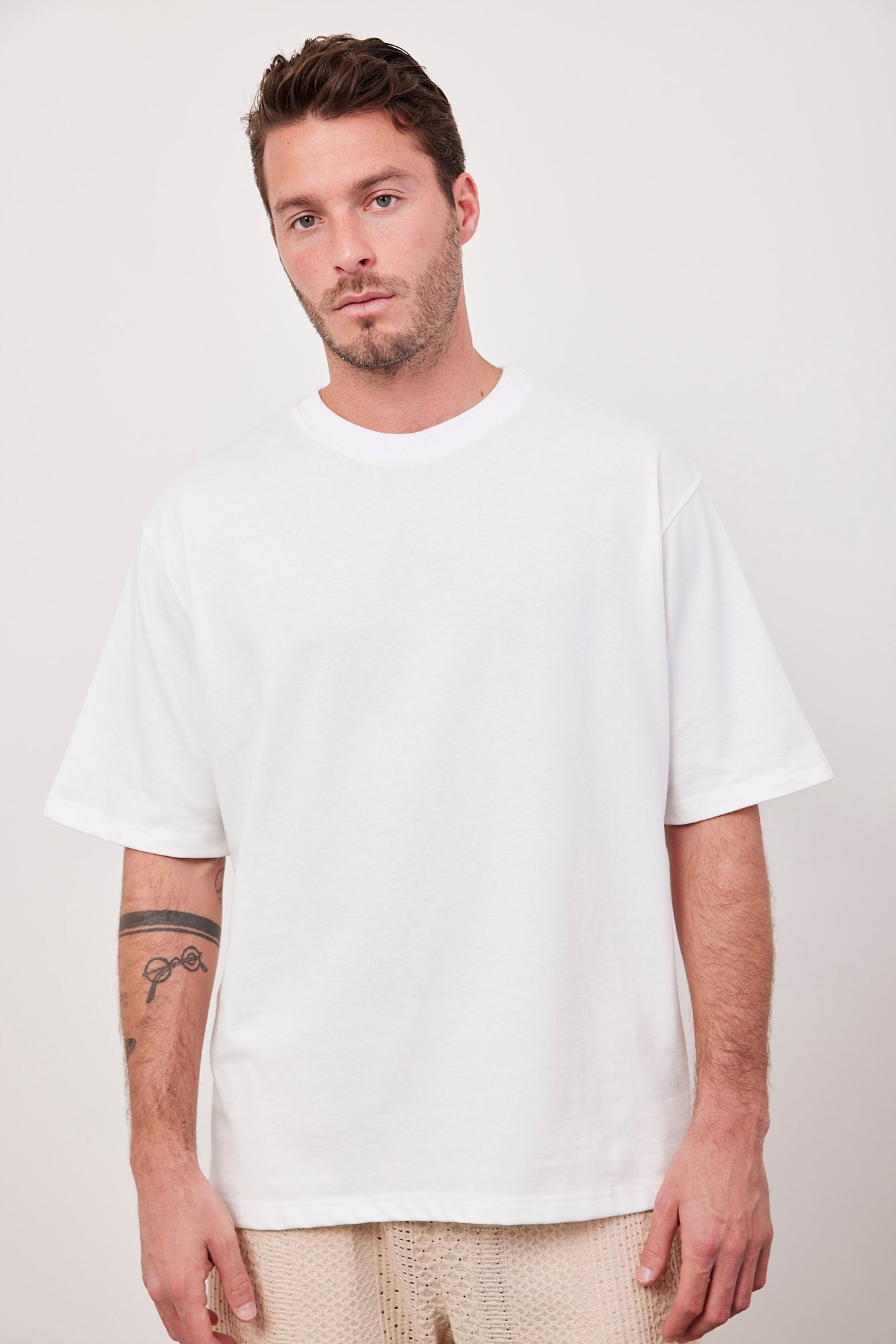 טי-שרט כותנה בגזרה רחבה