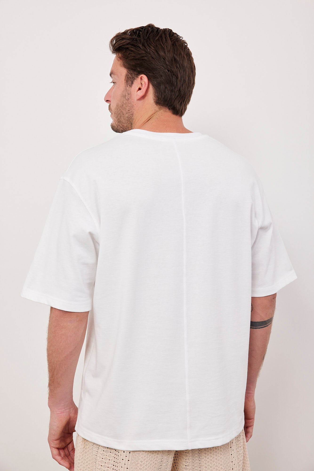 טי-שרט כותנה בגזרה רחבה